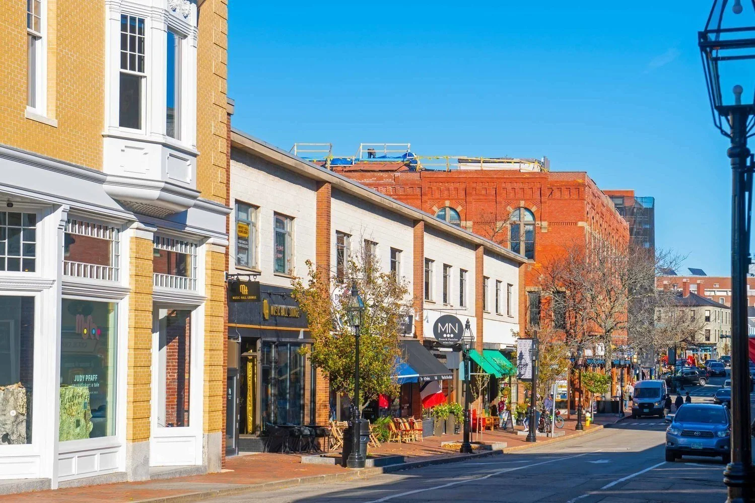 Small-Businesses-Downtown-Portsmouth-New-Hampshire.jpg