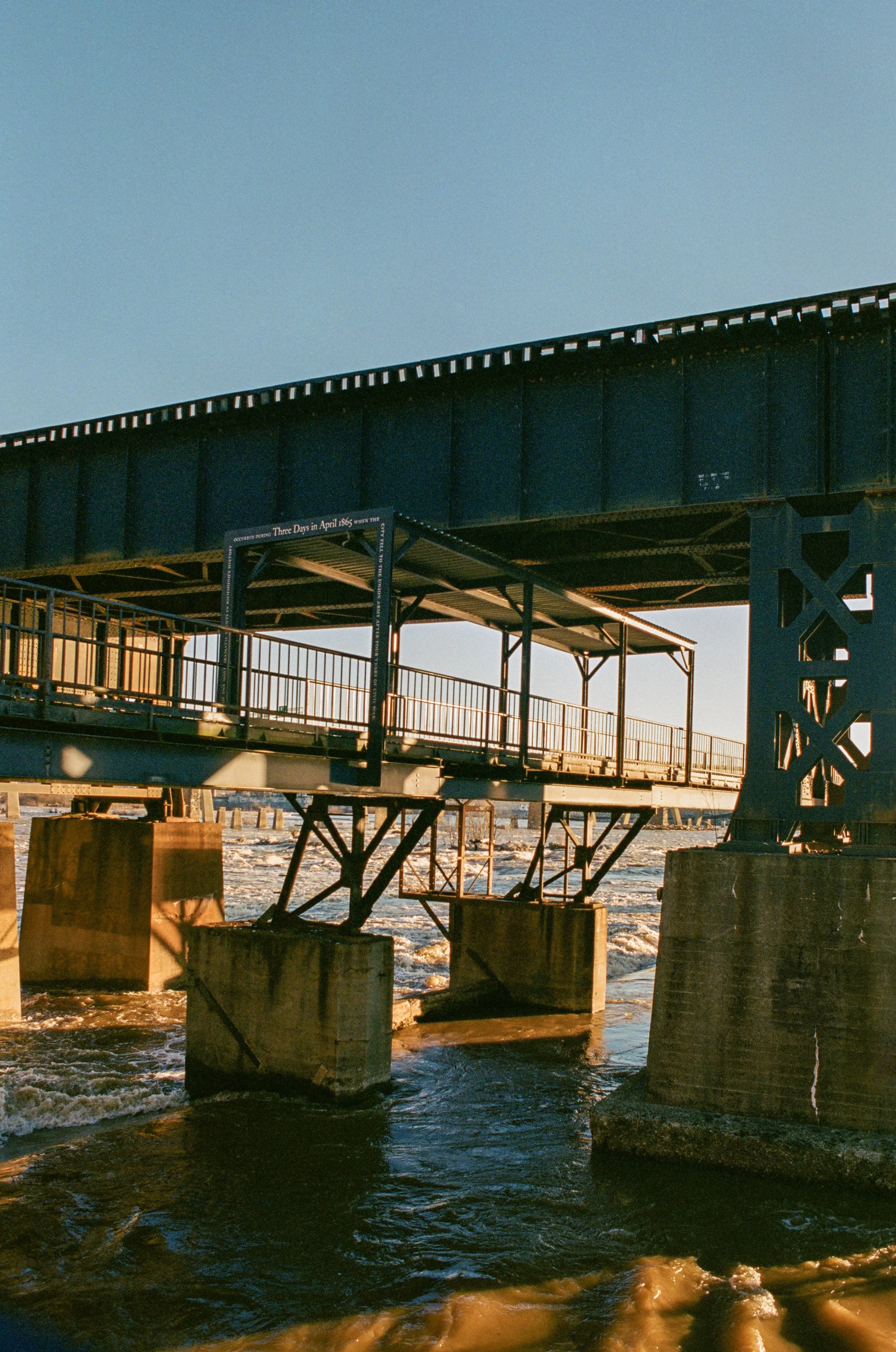 9-000067830011.jpg