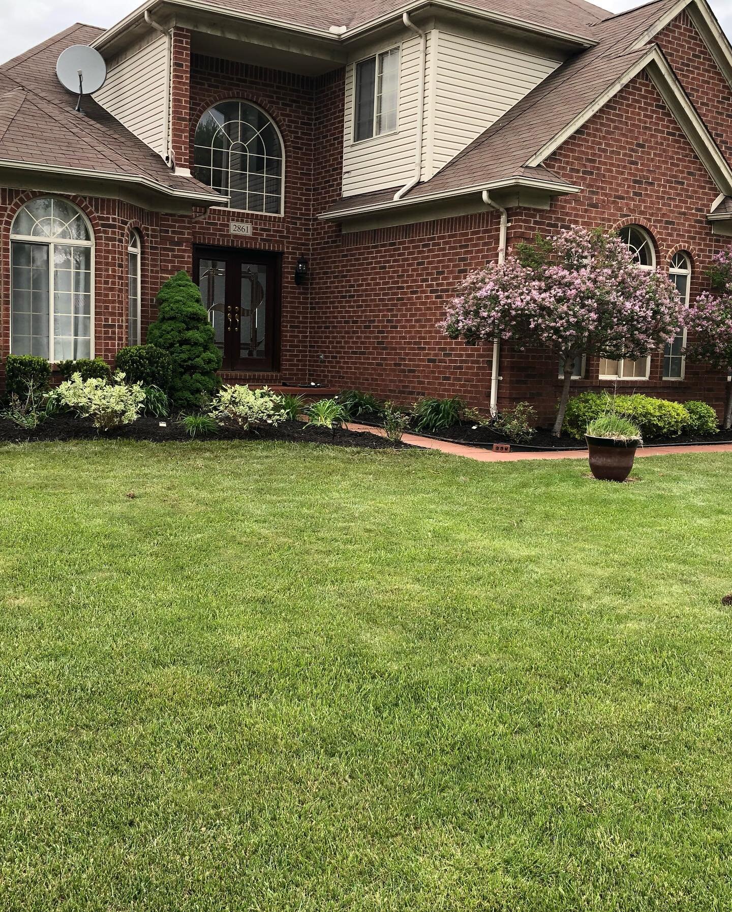 Cleaned out , organized, re-edged , with plastic weed barrier and mulch installation . To bring back the finished look. 
(586)556-2146 
Enhanced-landscaping.com 

#macomb #macombcounty #macombmichigan #macombmi #macomber #oakland #oaklandcounty #oakl