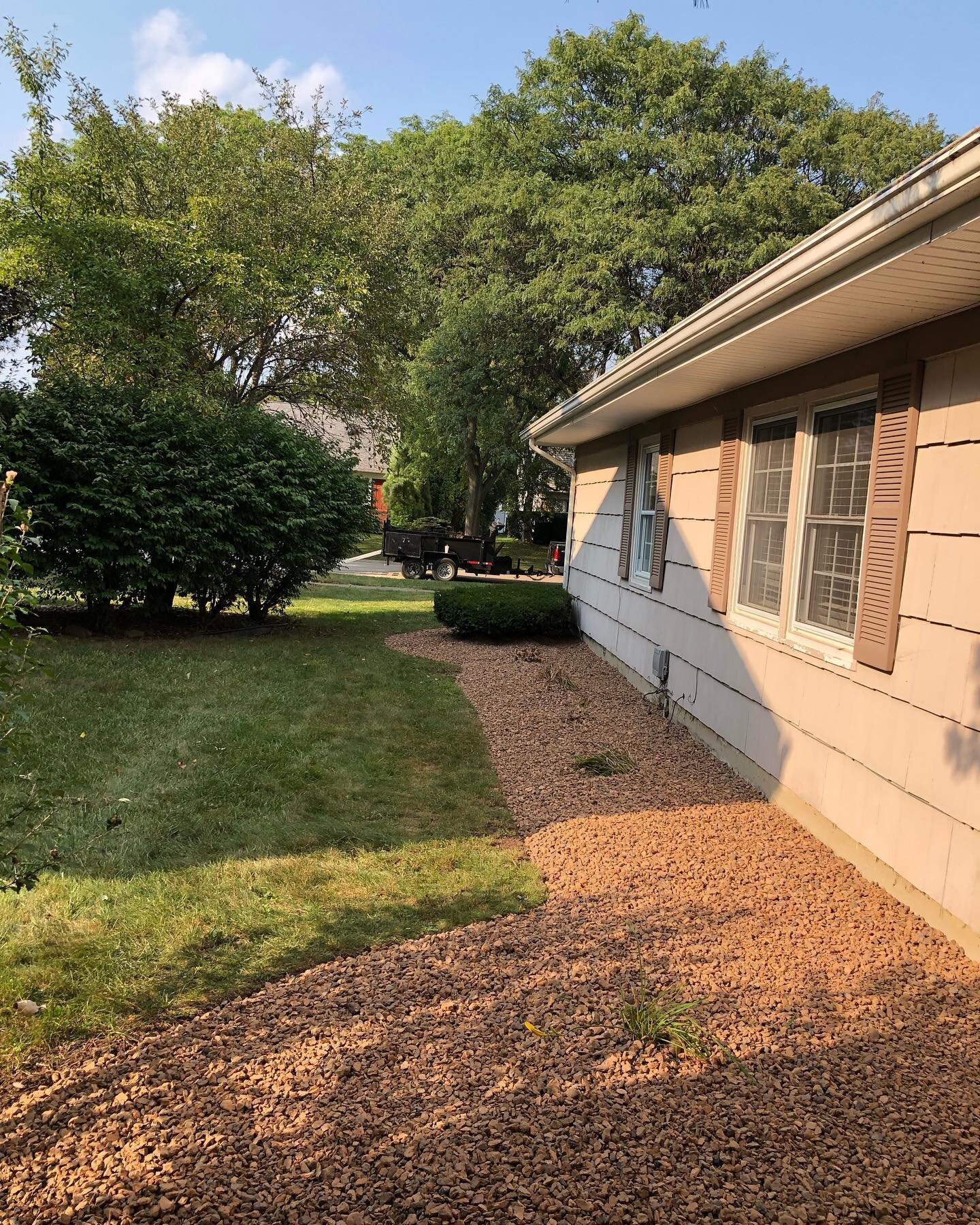 We completely cleaned out these garden beds , re edged , installed plastic weed barrier and installed decorative stone (beach wood pebbles) 
#landscape #landscapedesign #oaklandcountymichigan #gardenmaintenence #garden #gardening #gardendesign #garde