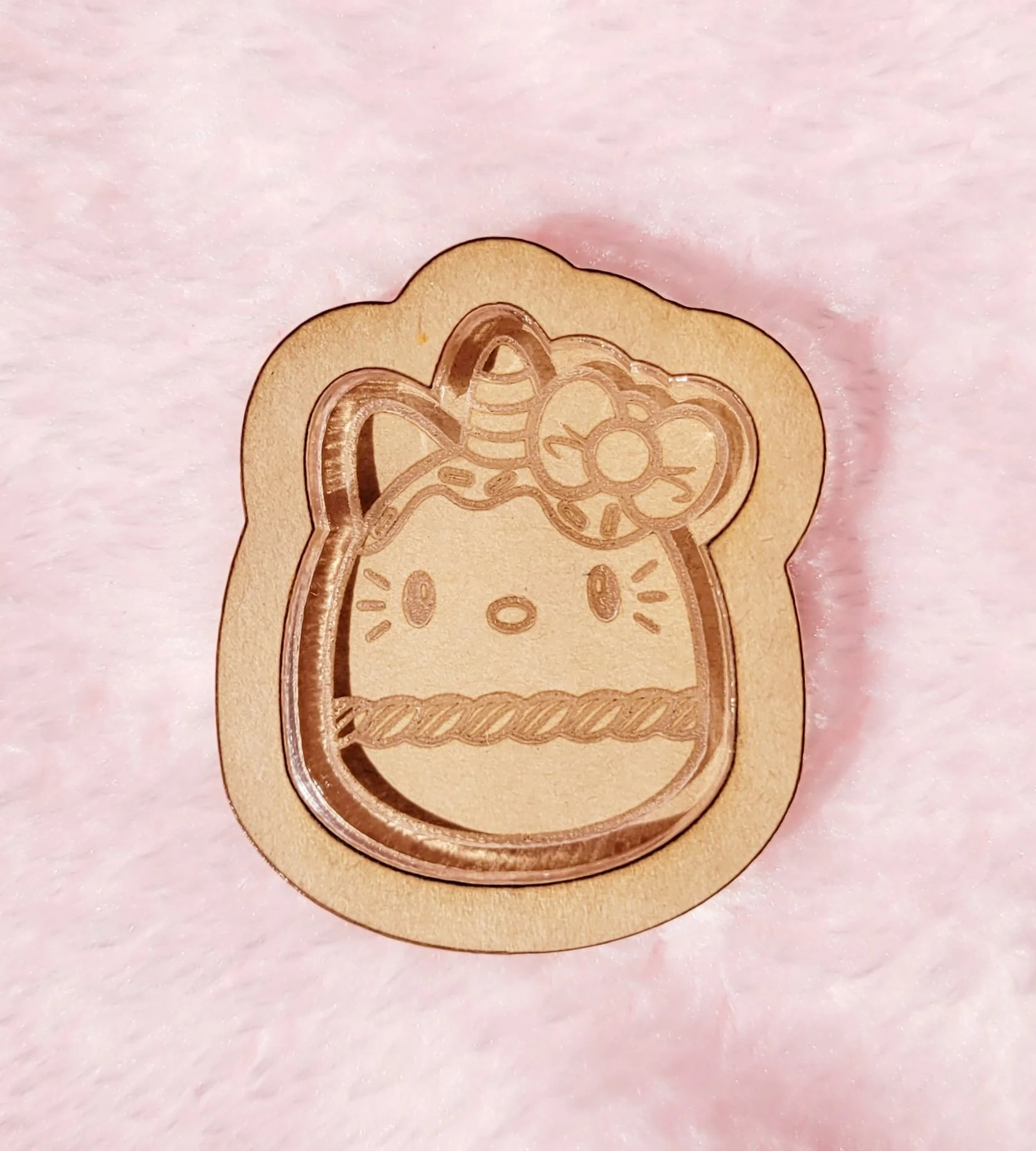 Kitty Bow Squish Shaker