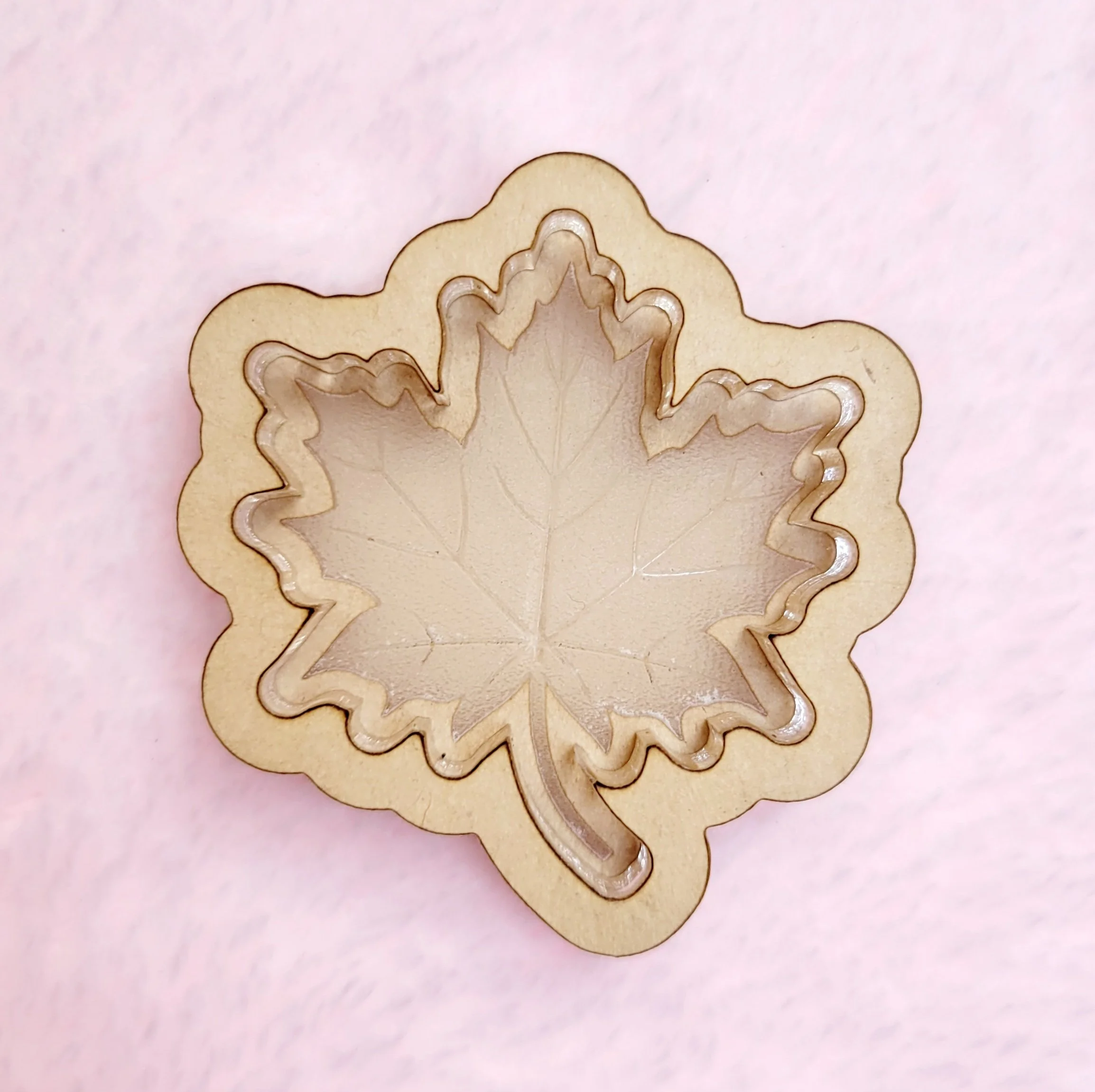 Maple Leaf Shaker