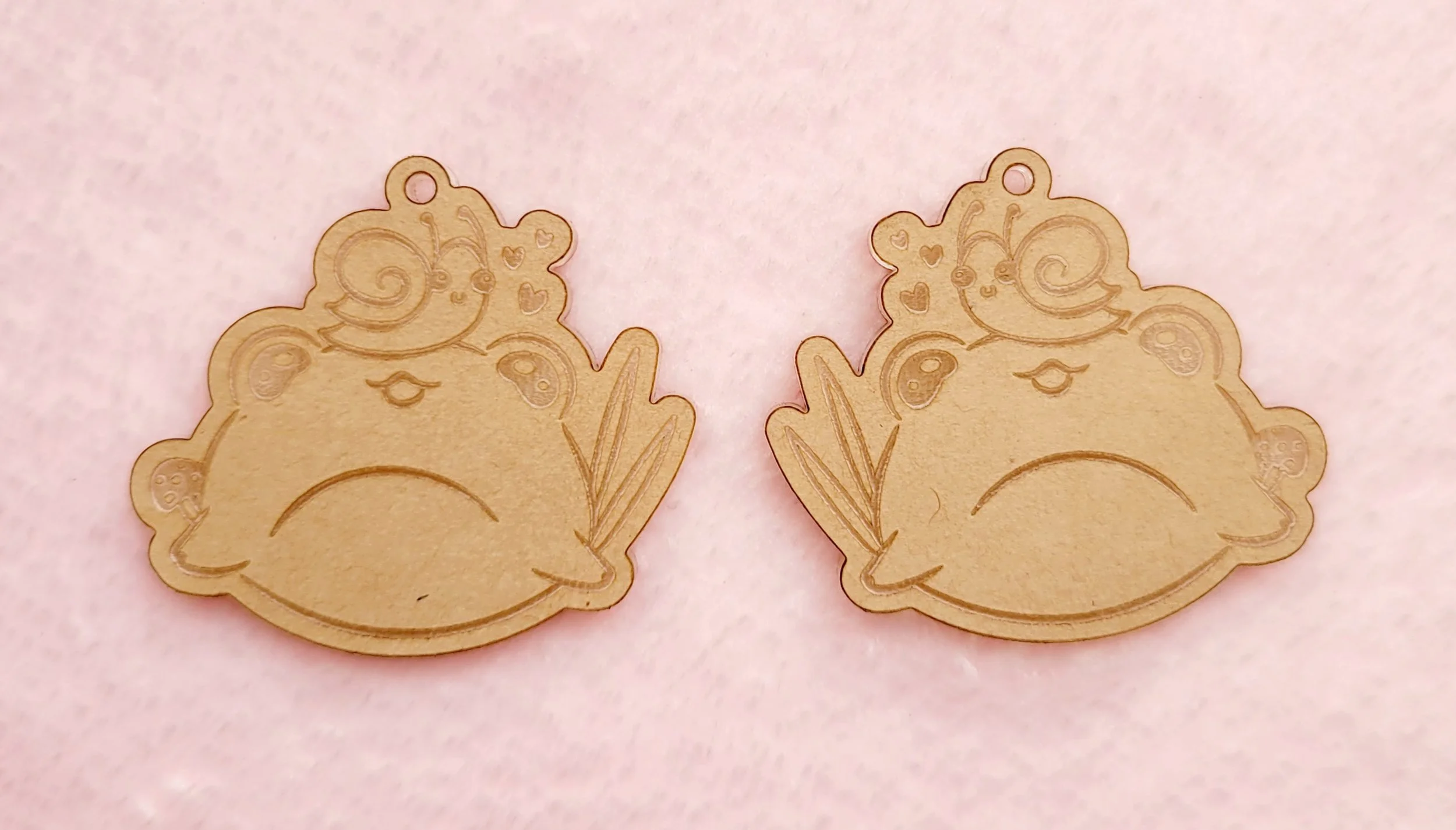 Froggy Love Snail Head Earrings