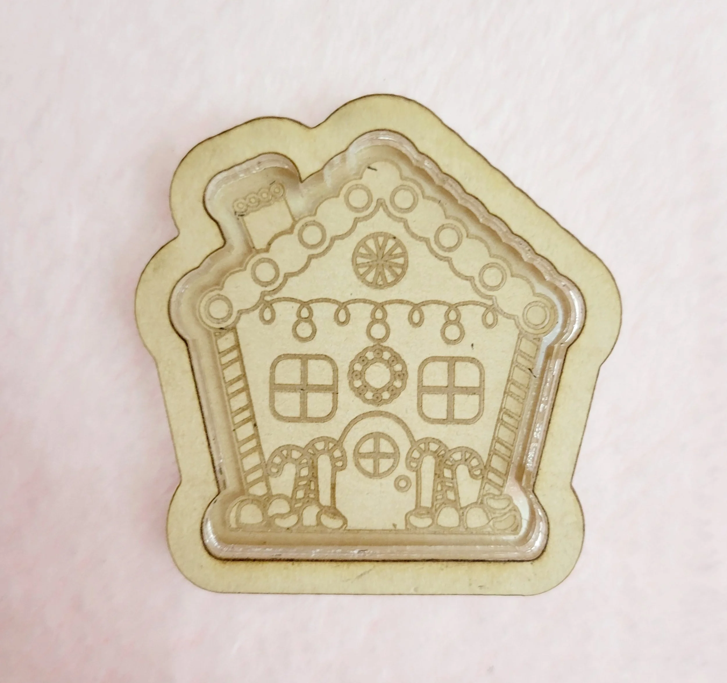 Kawaii Gingerbread House Front Shaker