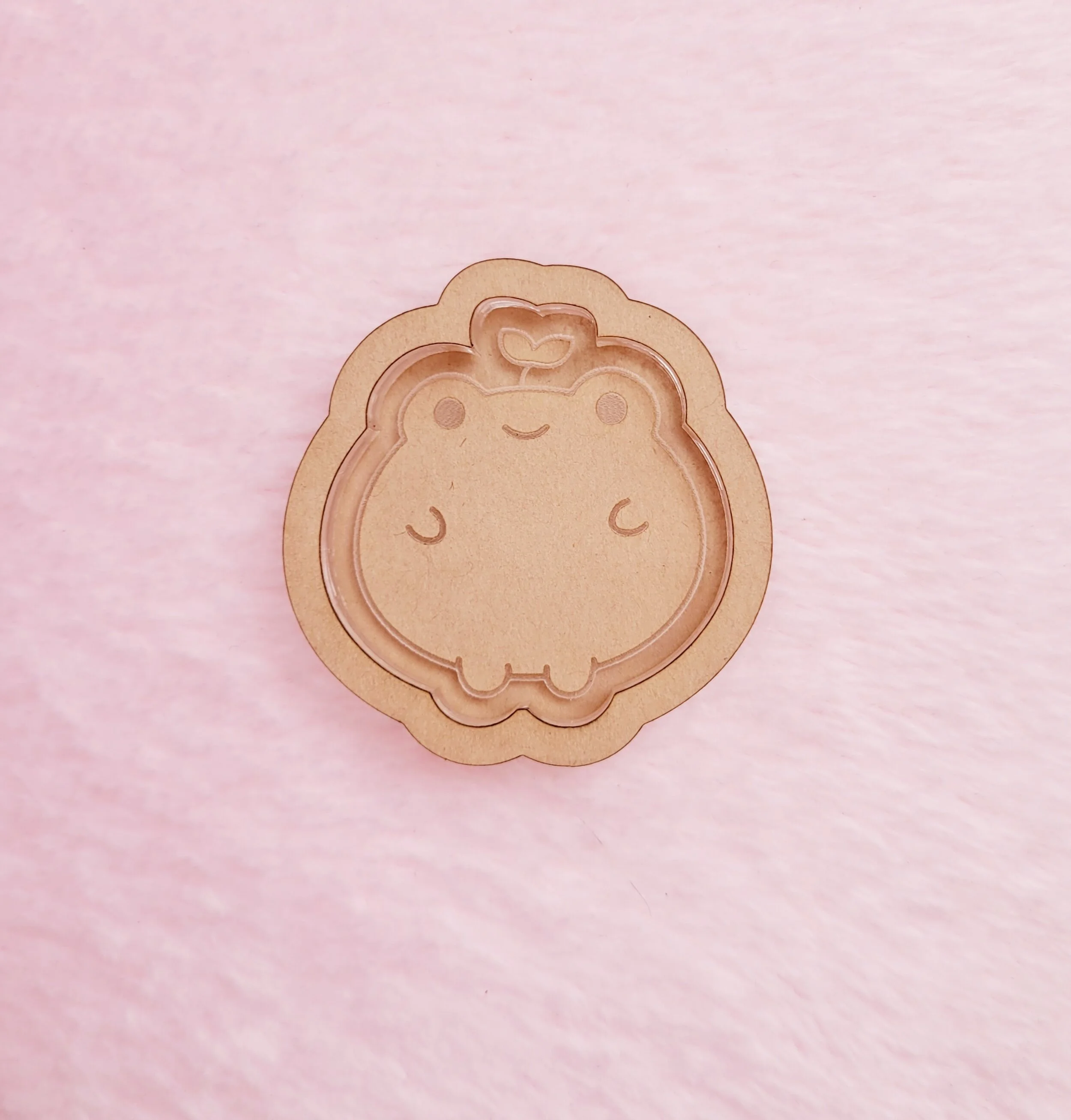 Cute Frog With Leaf Head Shaker