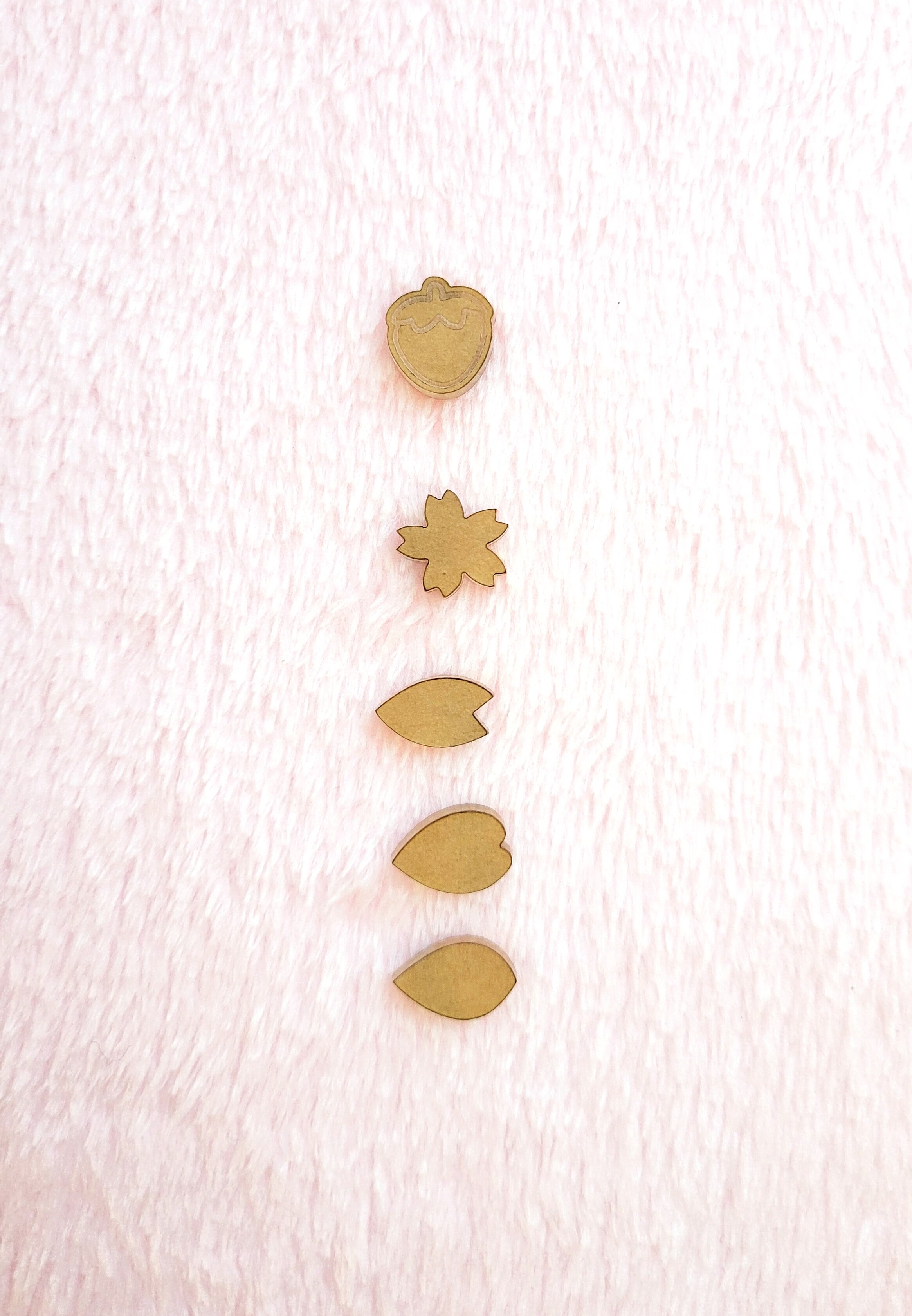 Sakura Petals & Strawberry Bits/Flats