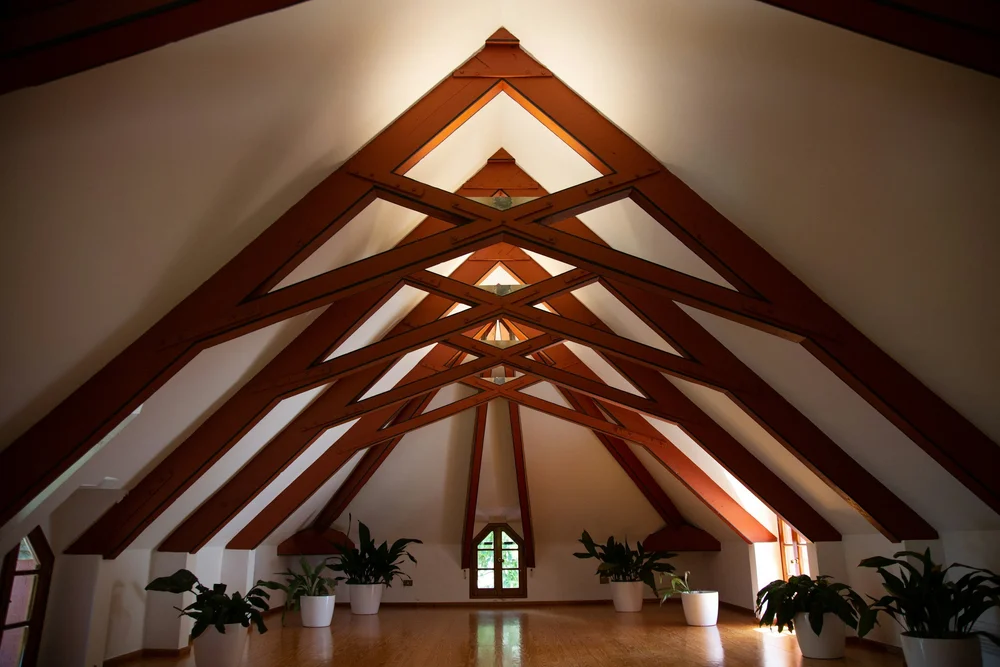 Exposed Trusses vs. Rafters: Choosing the Right Structure for Your ...