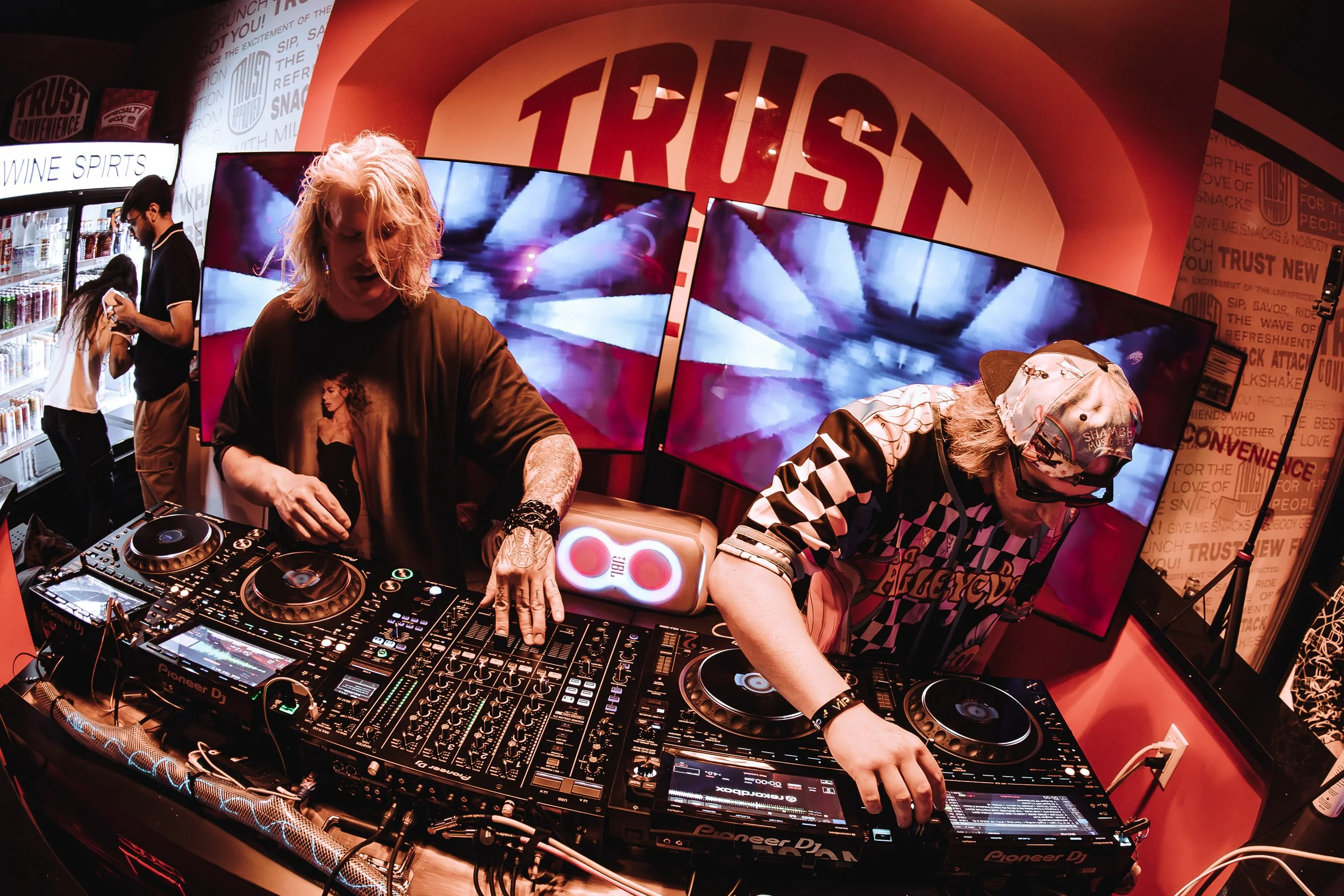 HOT HEAT BEATS-NYE 2025-IG-ARA.MEDIUM_-34.JPG