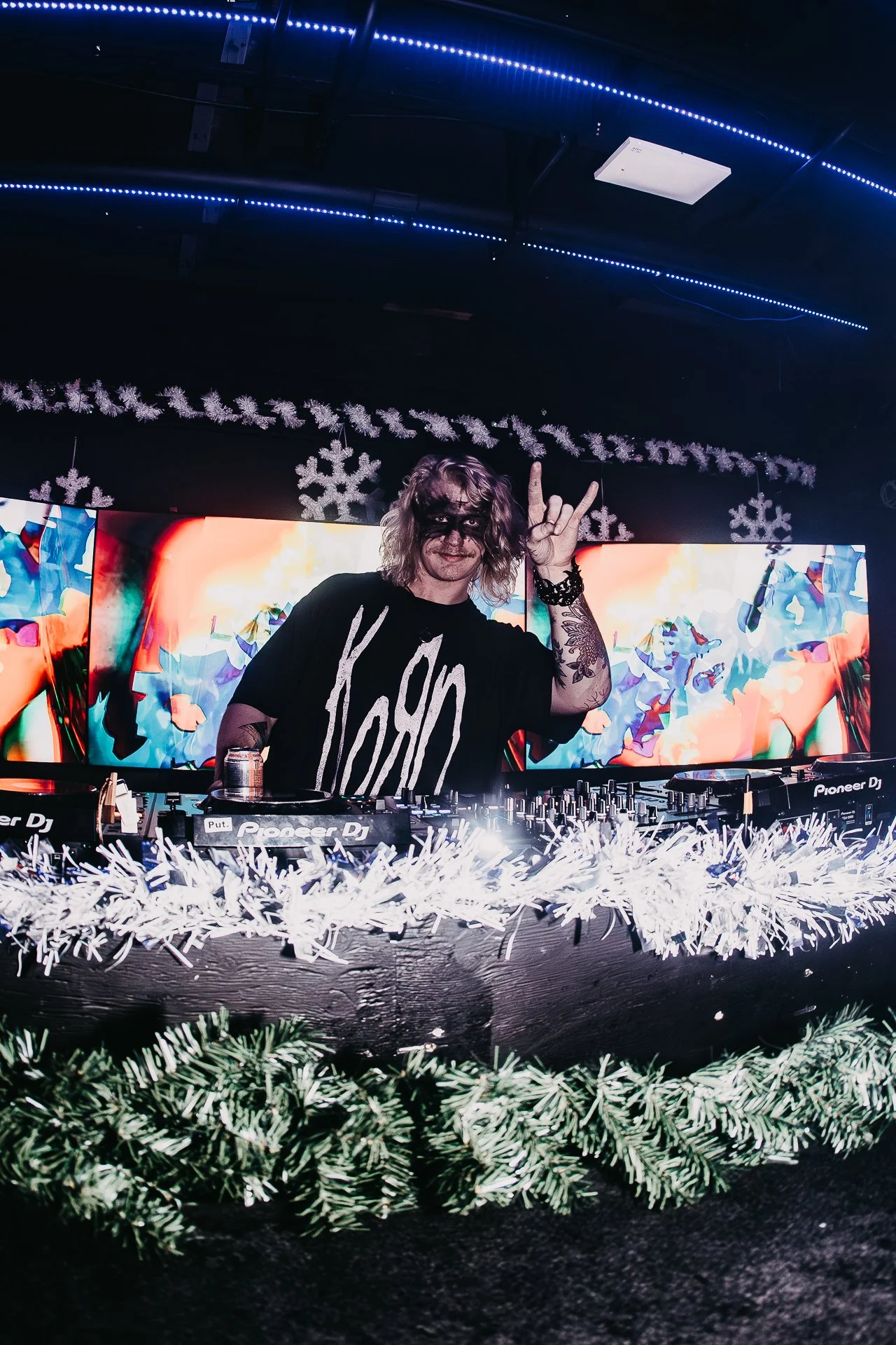 HOT HEAT BEATS-SHATTER THE HALLS 25-ARA.MEDIUM_-62.jpg