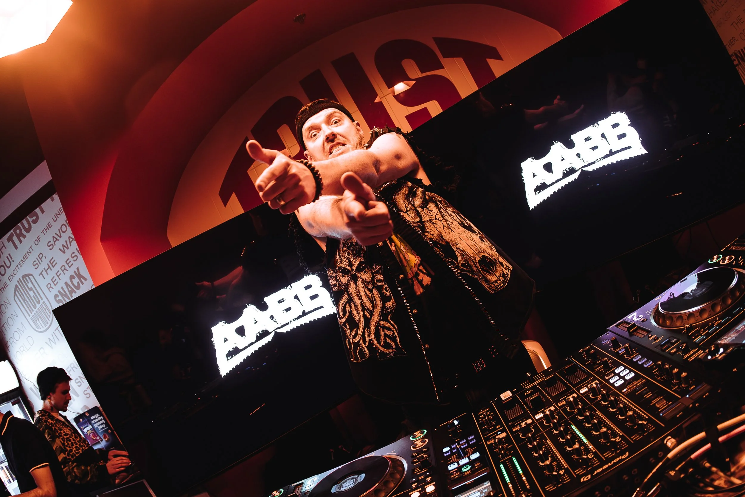 HOT HEAT BEATS-NYE 2025-IG-ARA.MEDIUM_-60.JPG