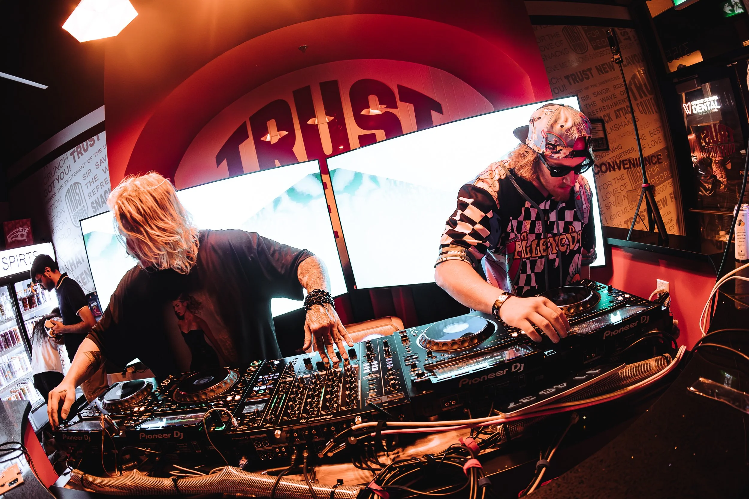 HOT HEAT BEATS-NYE 2025-IG-ARA.MEDIUM_-35.JPG