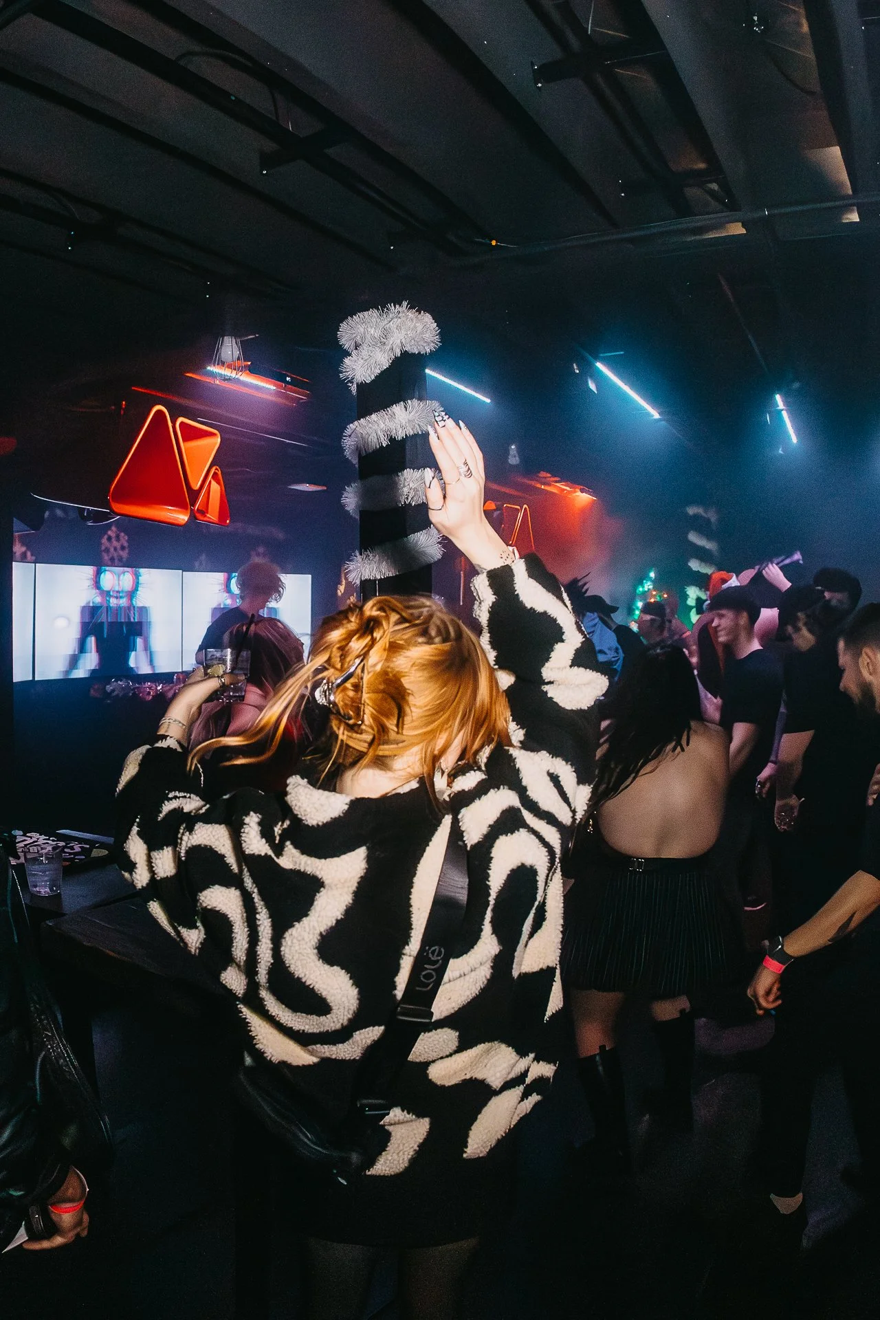 HOT HEAT BEATS-SHATTER THE HALLS 25-ARA.MEDIUM_-60.jpg