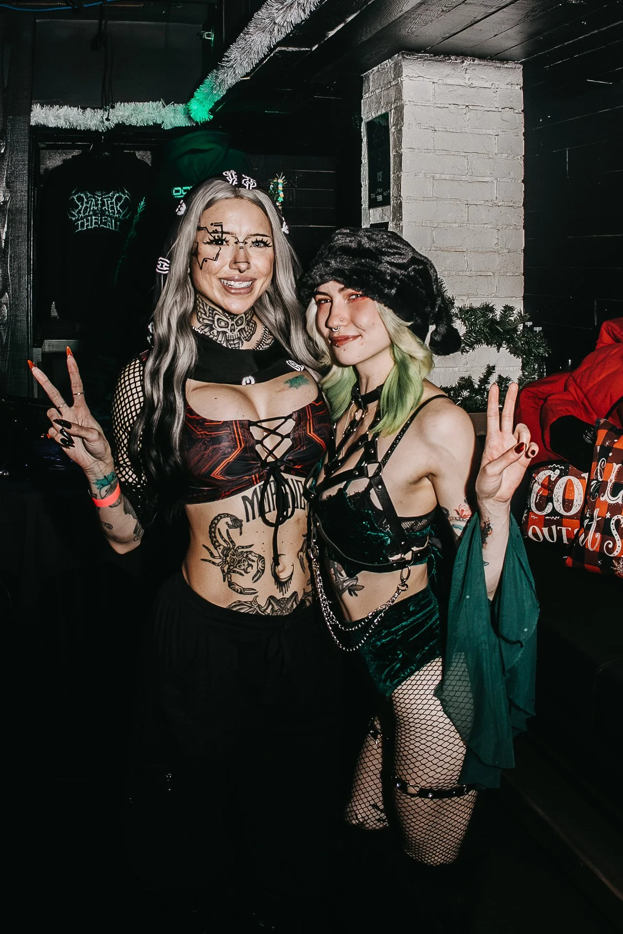 HOT HEAT BEATS-SHATTER THE HALLS 25-ARA.MEDIUM_-43.jpg