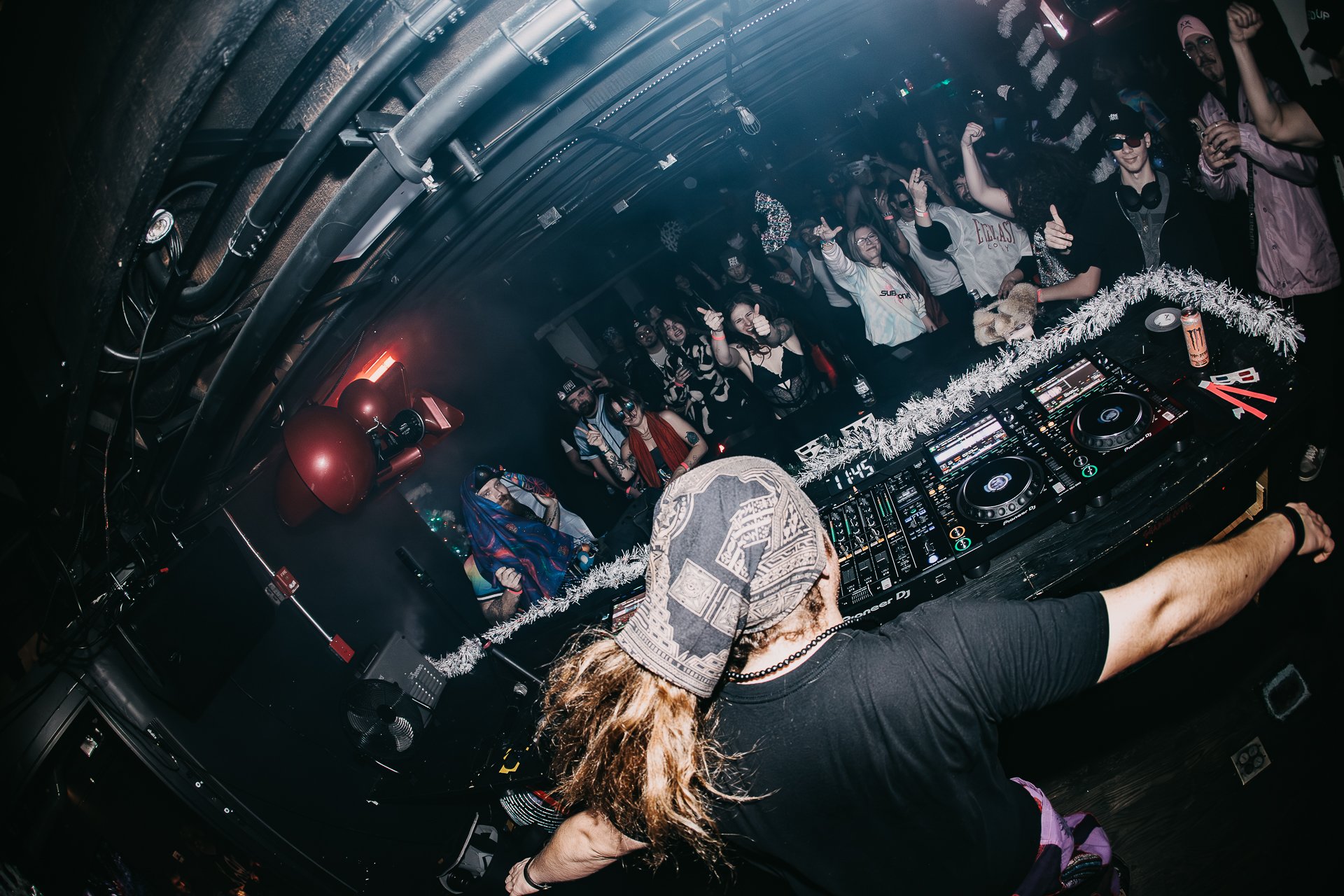 HOT HEAT BEATS-SHATTER THE HALLS 25-ARA.MEDIUM_-45.jpg