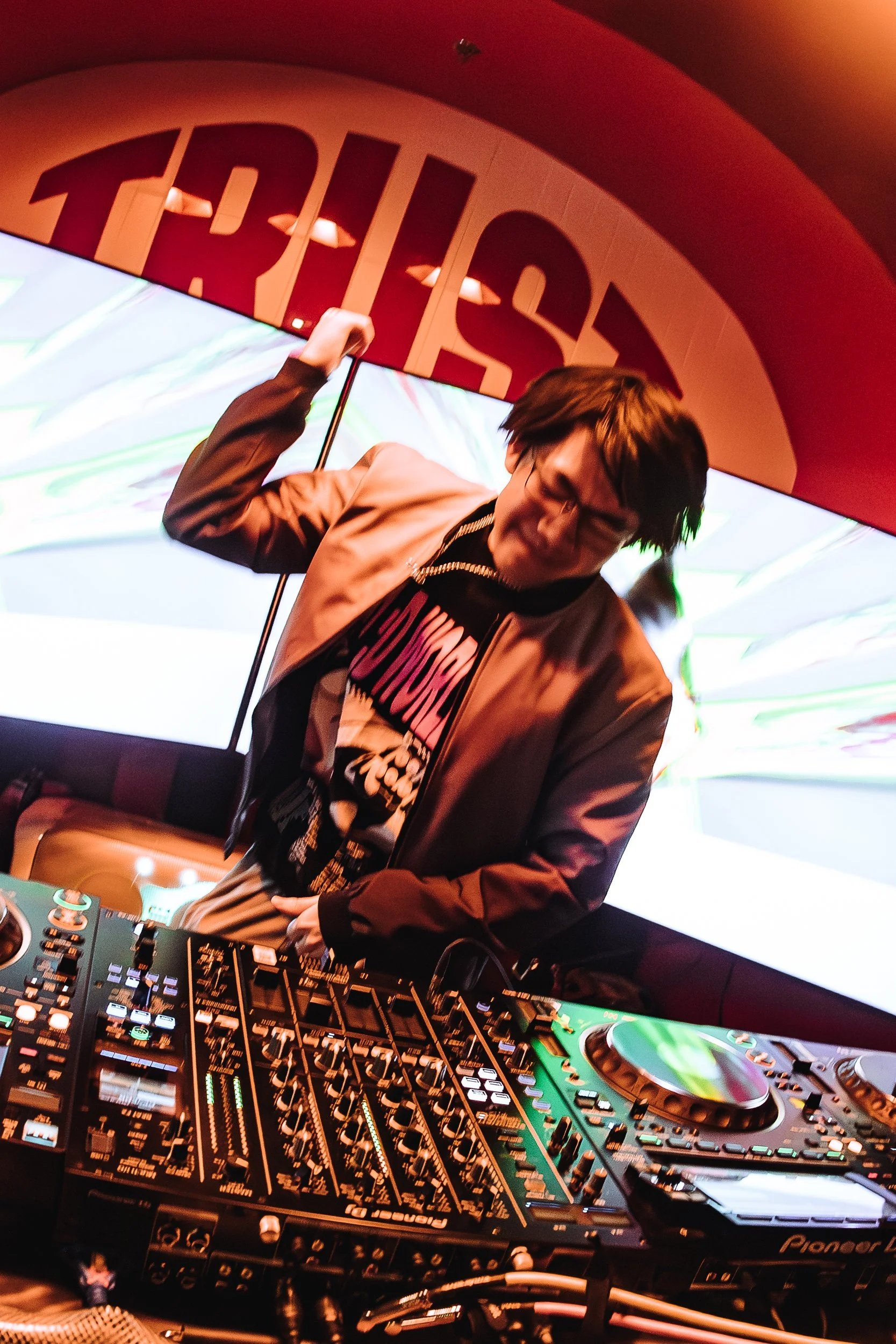 HOT HEAT BEATS-NYE 2025-IG-ARA.MEDIUM_-3.JPG