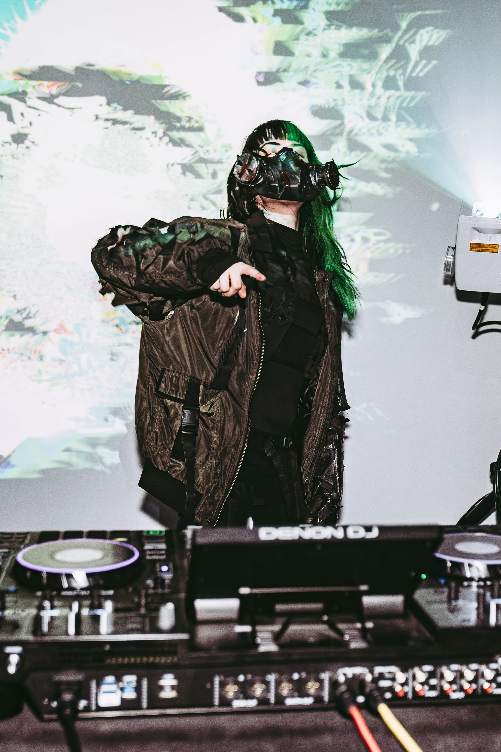 SHATTERTHEFALL-05242025-ara.medium_-14.jpg