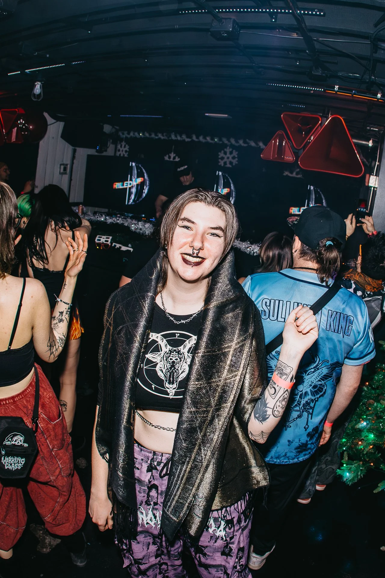 HOT HEAT BEATS-SHATTER THE HALLS 25-ARA.MEDIUM_-29.jpg