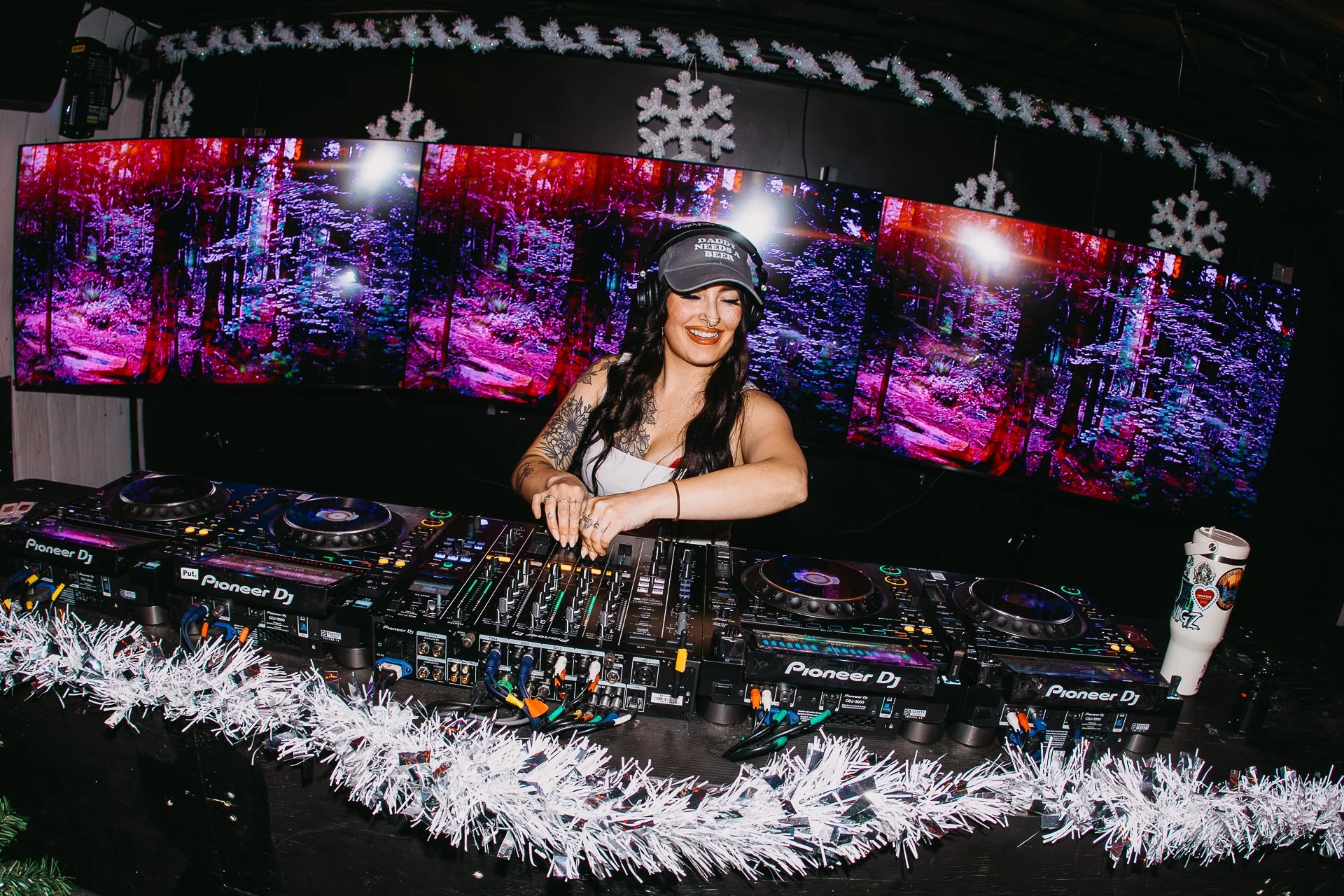 HOT HEAT BEATS-SHATTER THE HALLS 25-ARA.MEDIUM_-2.jpg