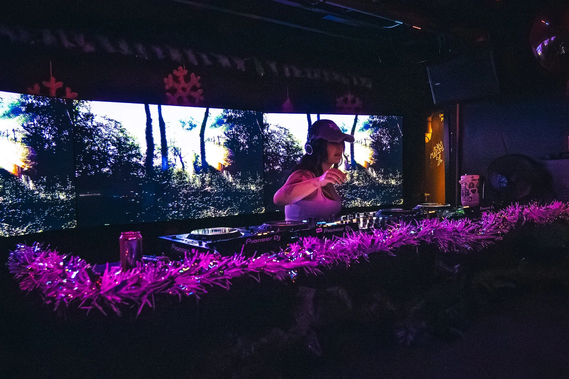 HOT HEAT BEATS-SHATTER THE HALLS 25-ARA.MEDIUM_-8.jpg