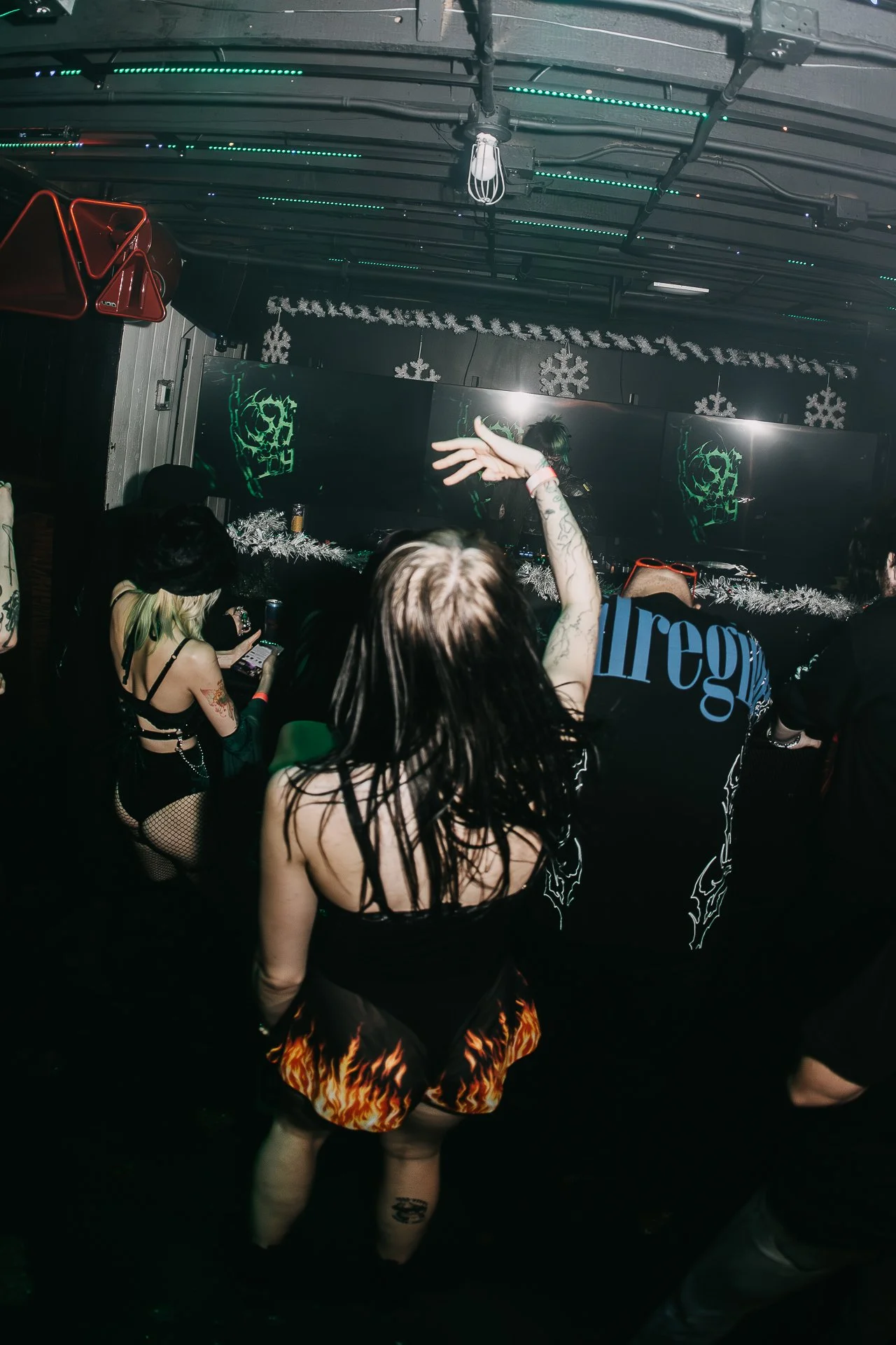 HOT HEAT BEATS-SHATTER THE HALLS 25-ARA.MEDIUM_-97.jpg