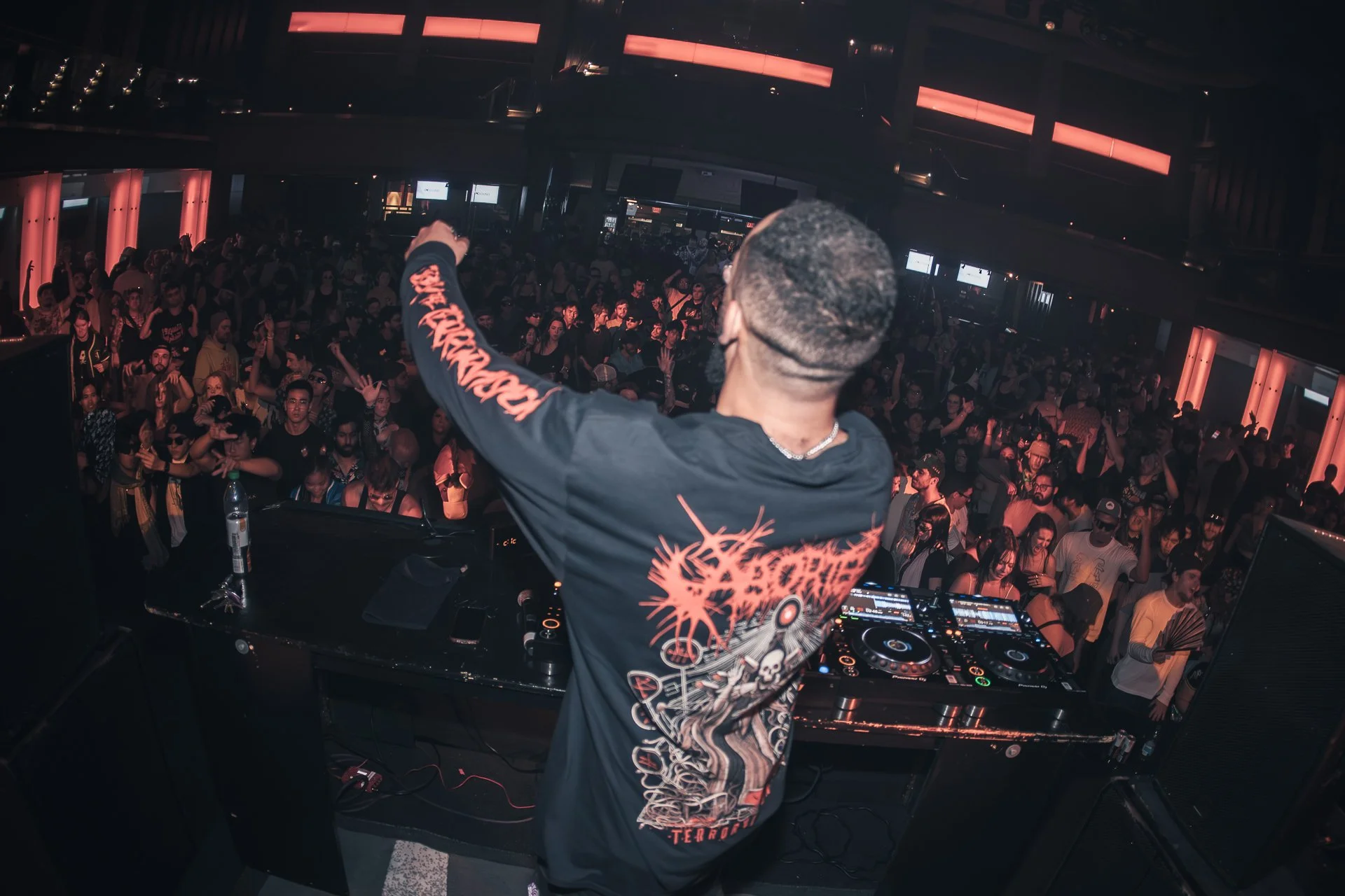 EYELANDER-Virtual Riot-2025-09-06-ara.medium_-6.jpg