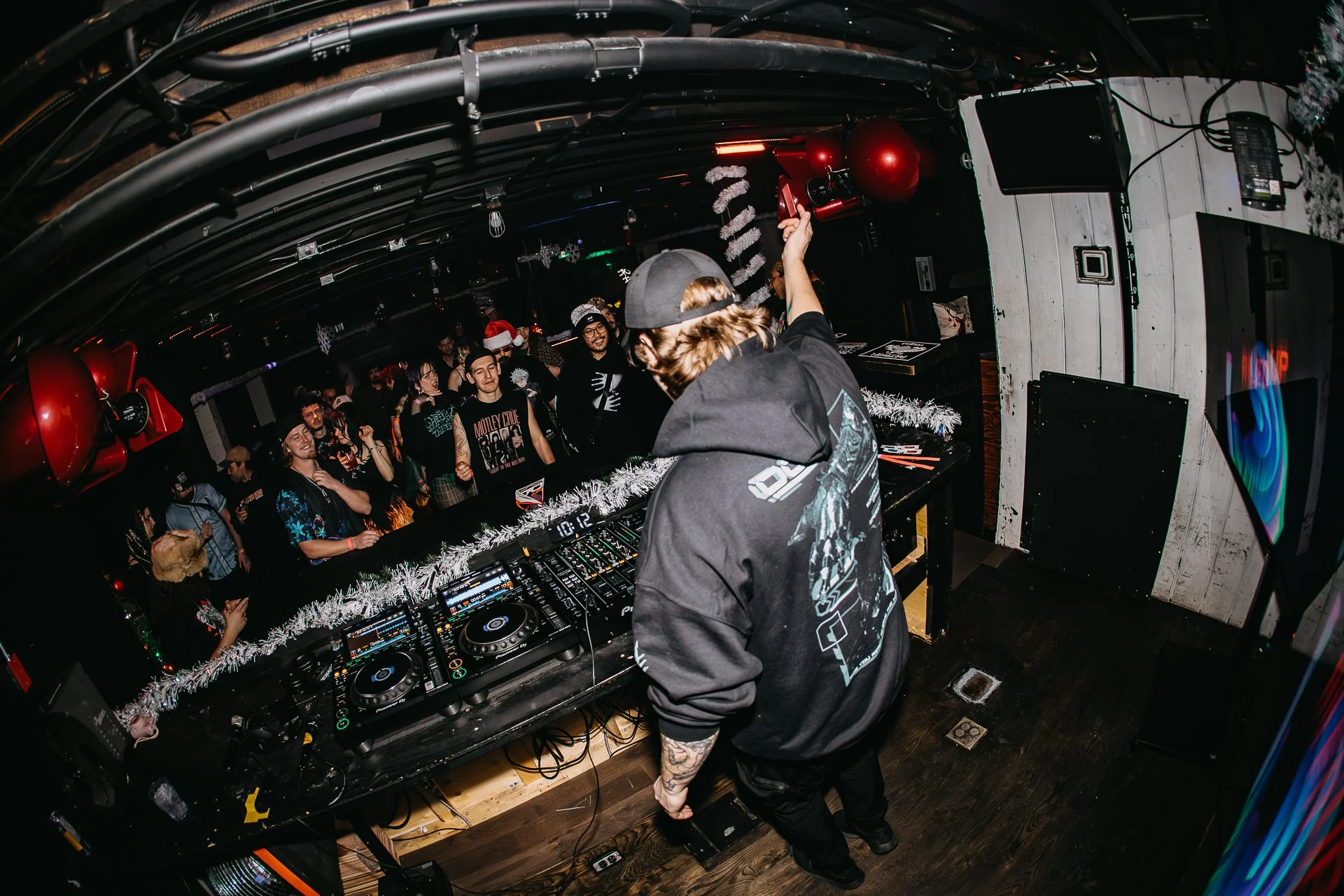 HOT HEAT BEATS-SHATTER THE HALLS 25-ARA.MEDIUM_-15.jpg