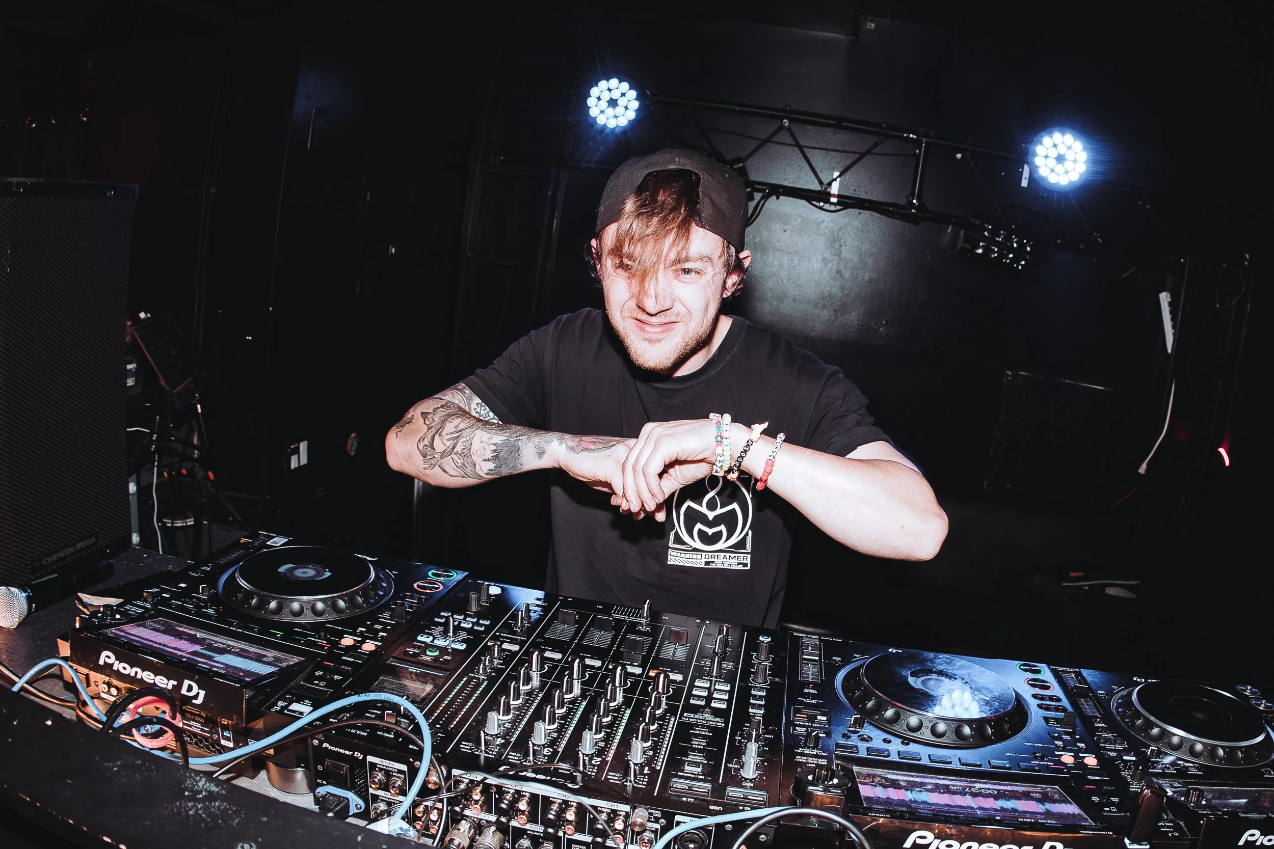 OMNISONIC-DEC 20 2025-IG-ARA.MEDIUM_-20.jpg