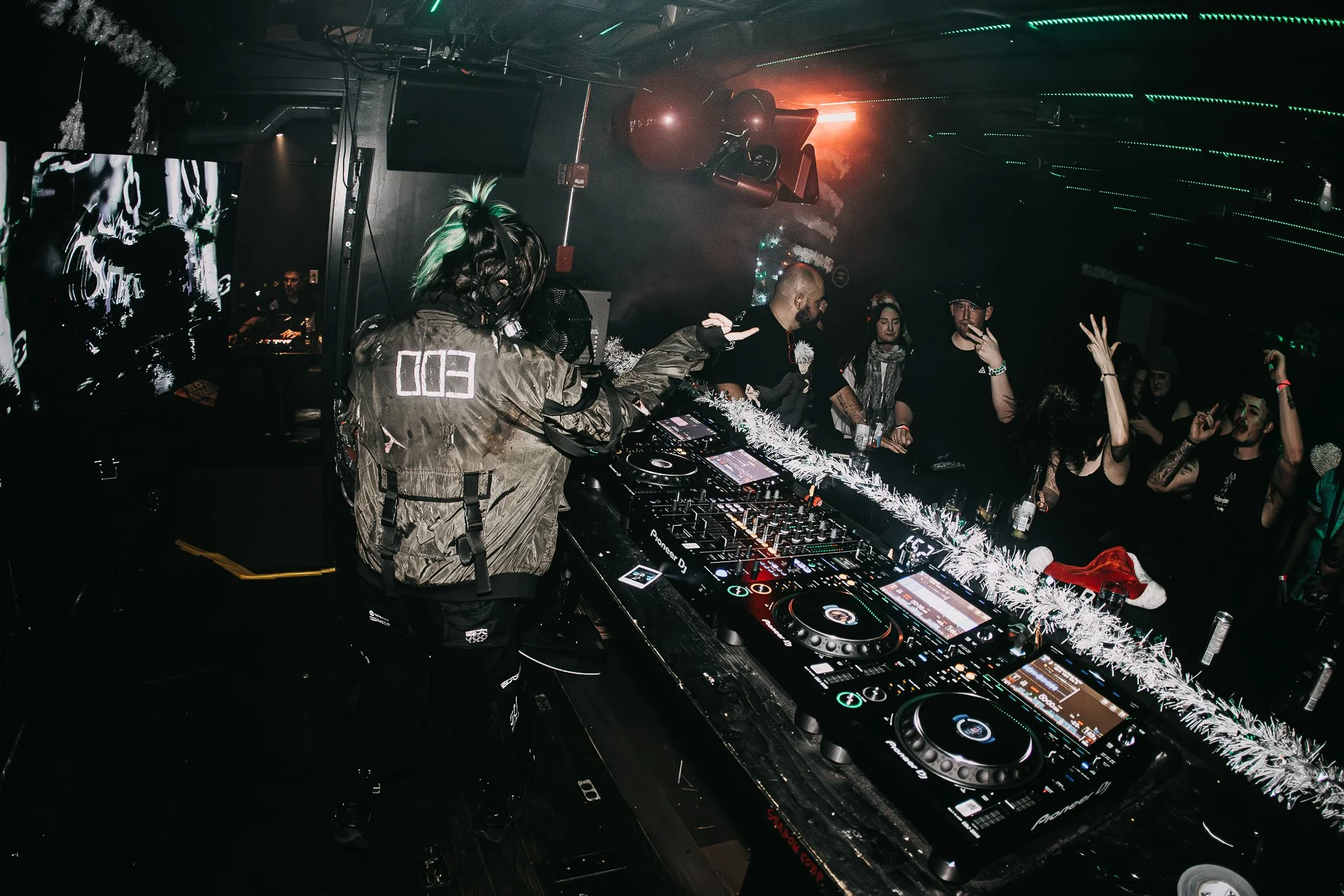 HOT HEAT BEATS-SHATTER THE HALLS 25-ARA.MEDIUM_-99.jpg