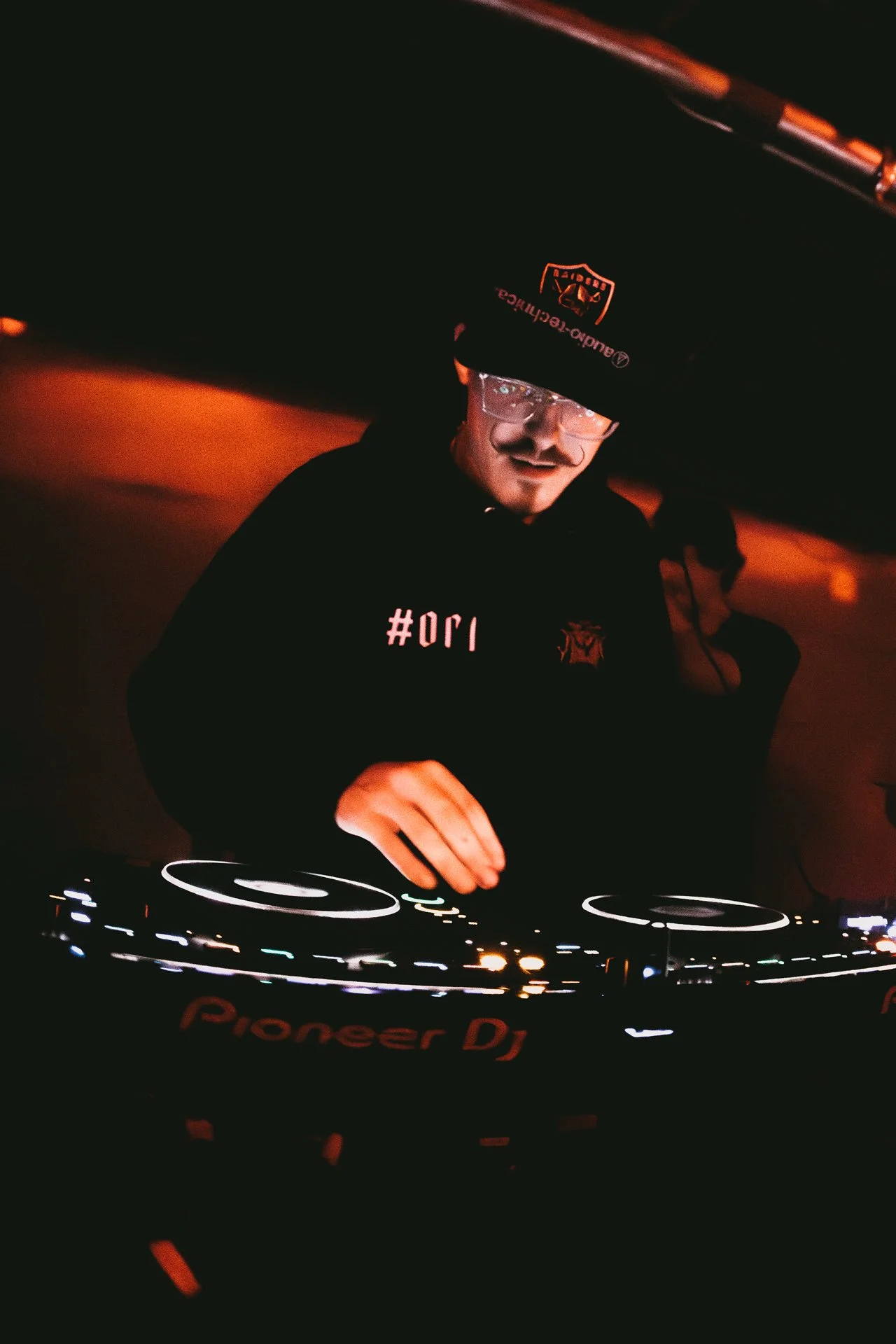 STEEZUS CHRXST-MAD DUBZ-042525-ara.medium_-10-2.jpg