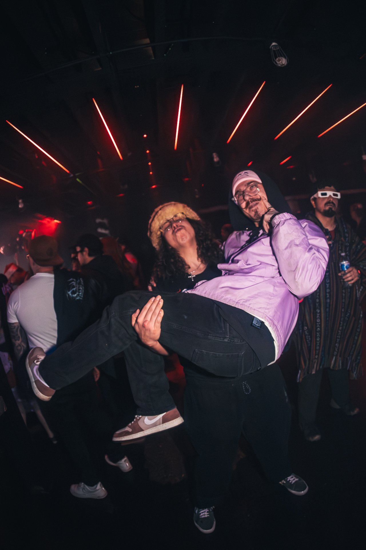 HOT HEAT BEATS-SHATTER THE HALLS 25-ARA.MEDIUM_-70.jpg