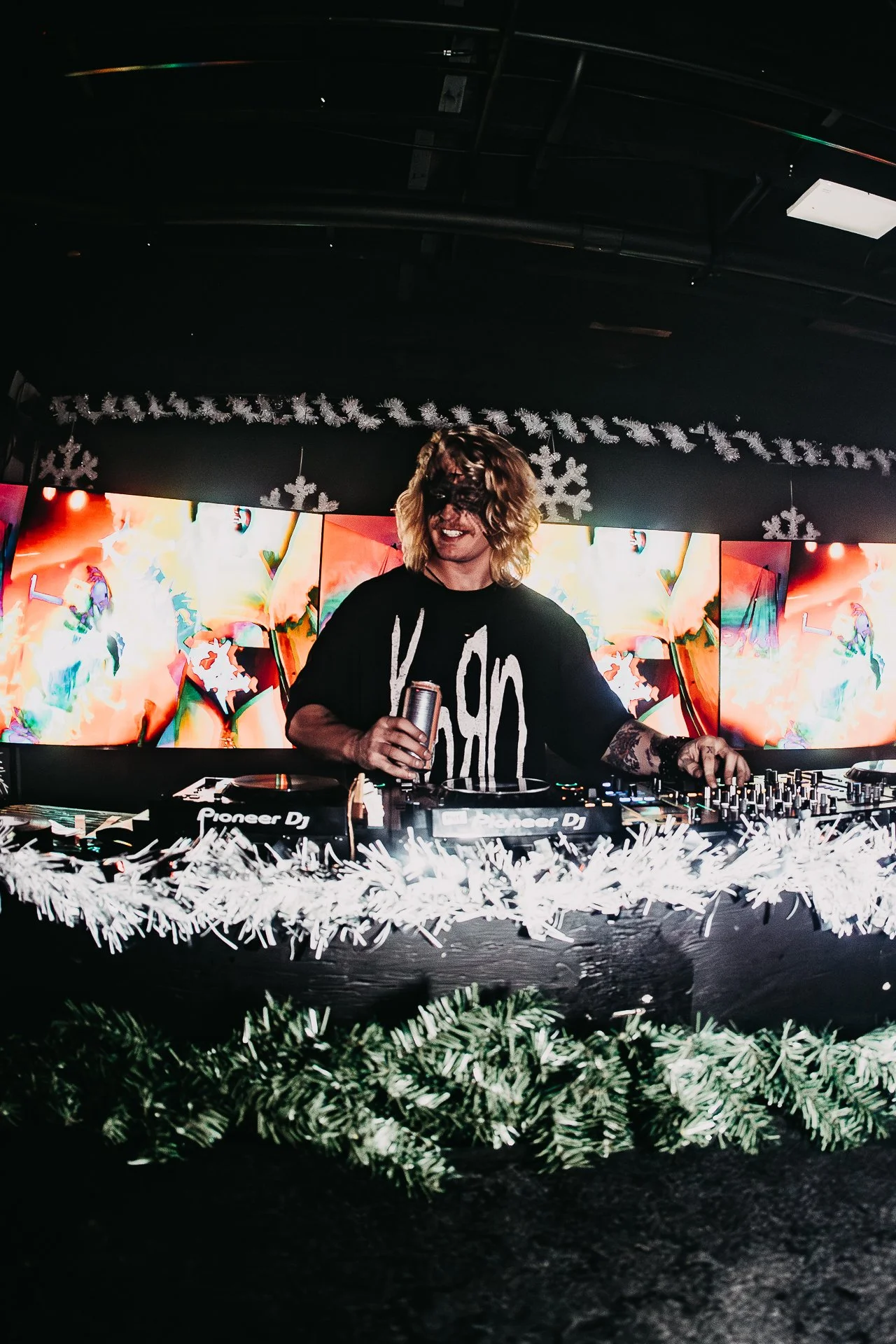 HOT HEAT BEATS-SHATTER THE HALLS 25-ARA.MEDIUM_-63.jpg