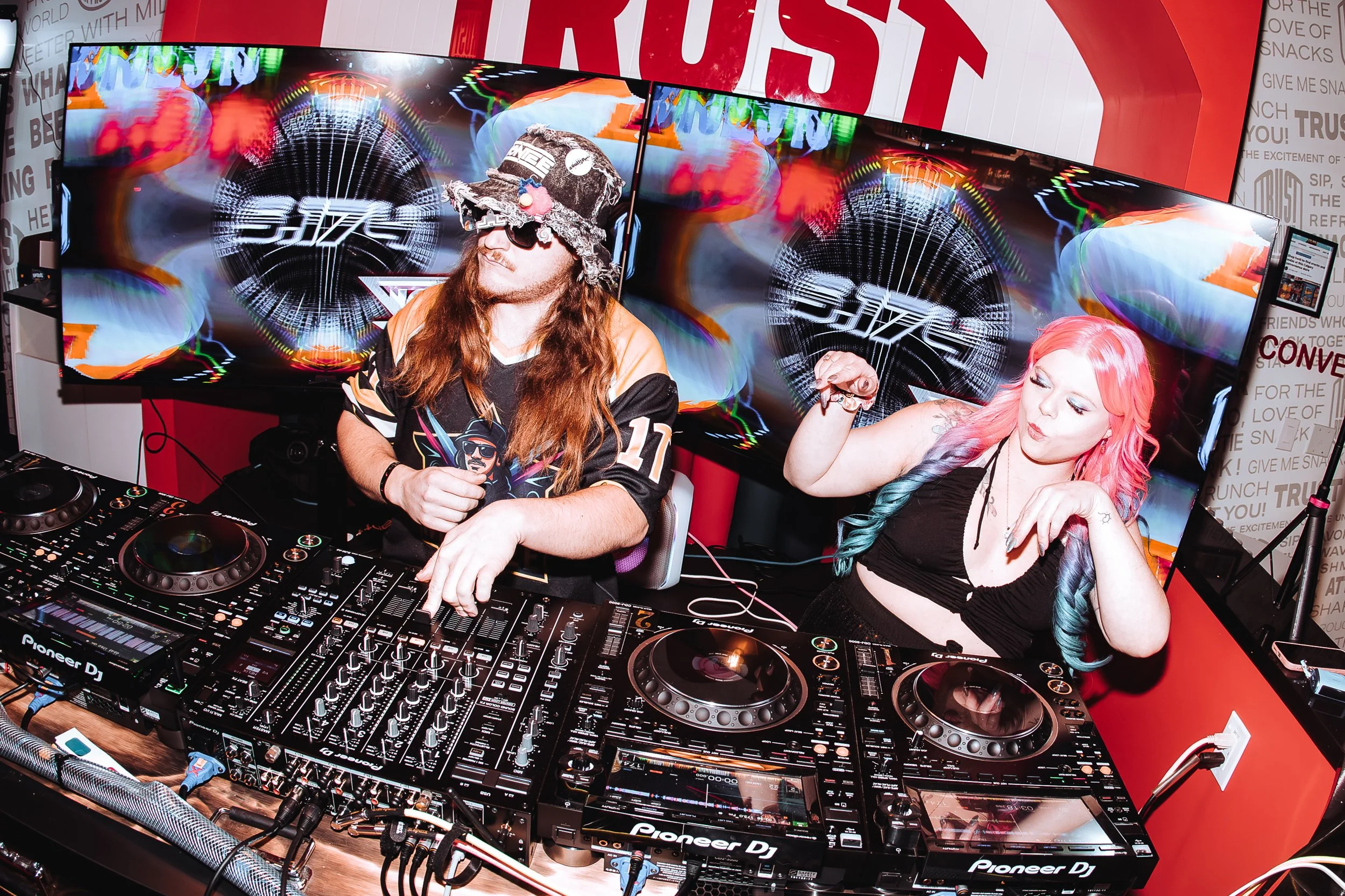 HOT HEAT BEATS-NYE 2025-IG-ARA.MEDIUM_-9.JPG