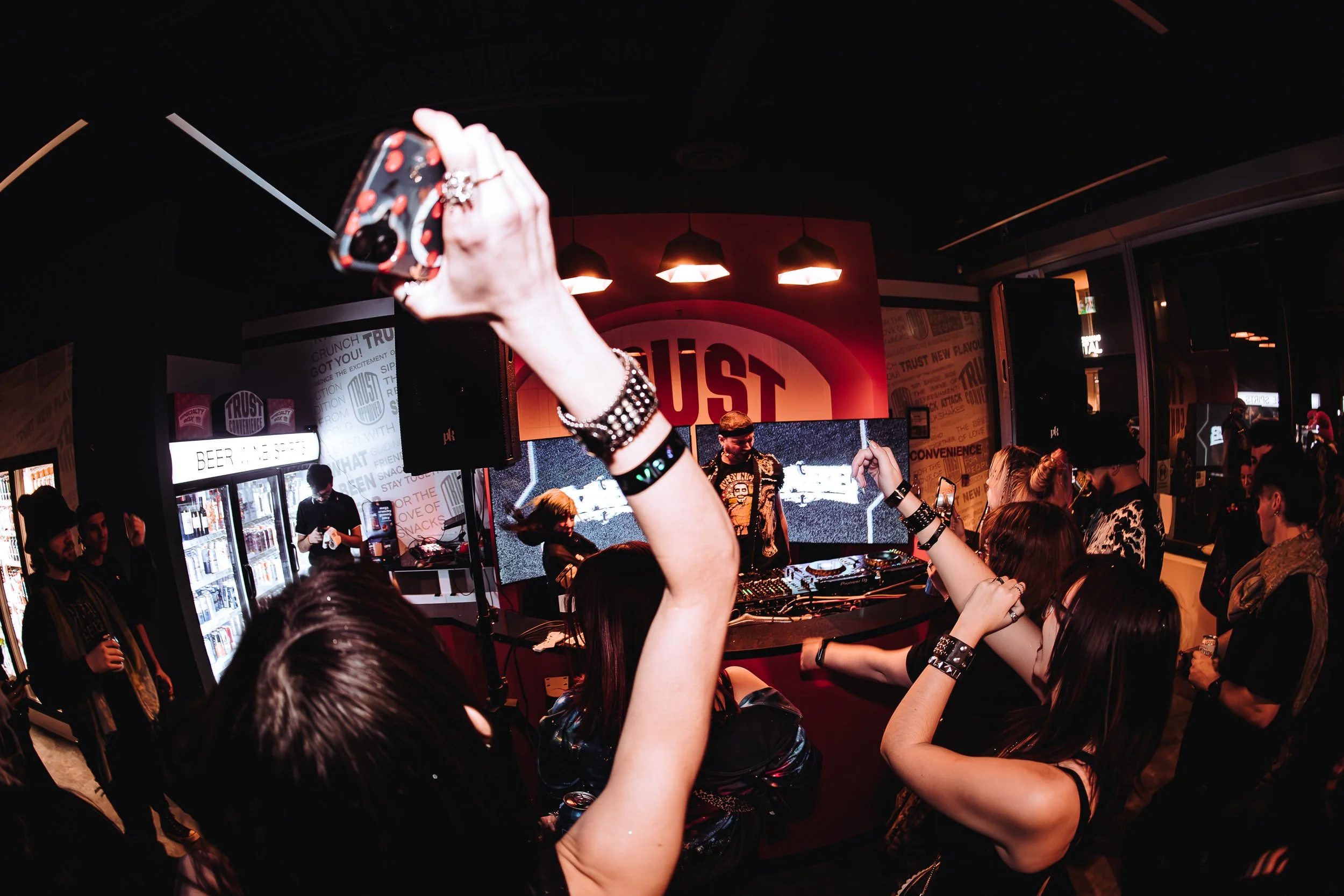 HOT HEAT BEATS-NYE 2025-IG-ARA.MEDIUM_-51.JPG