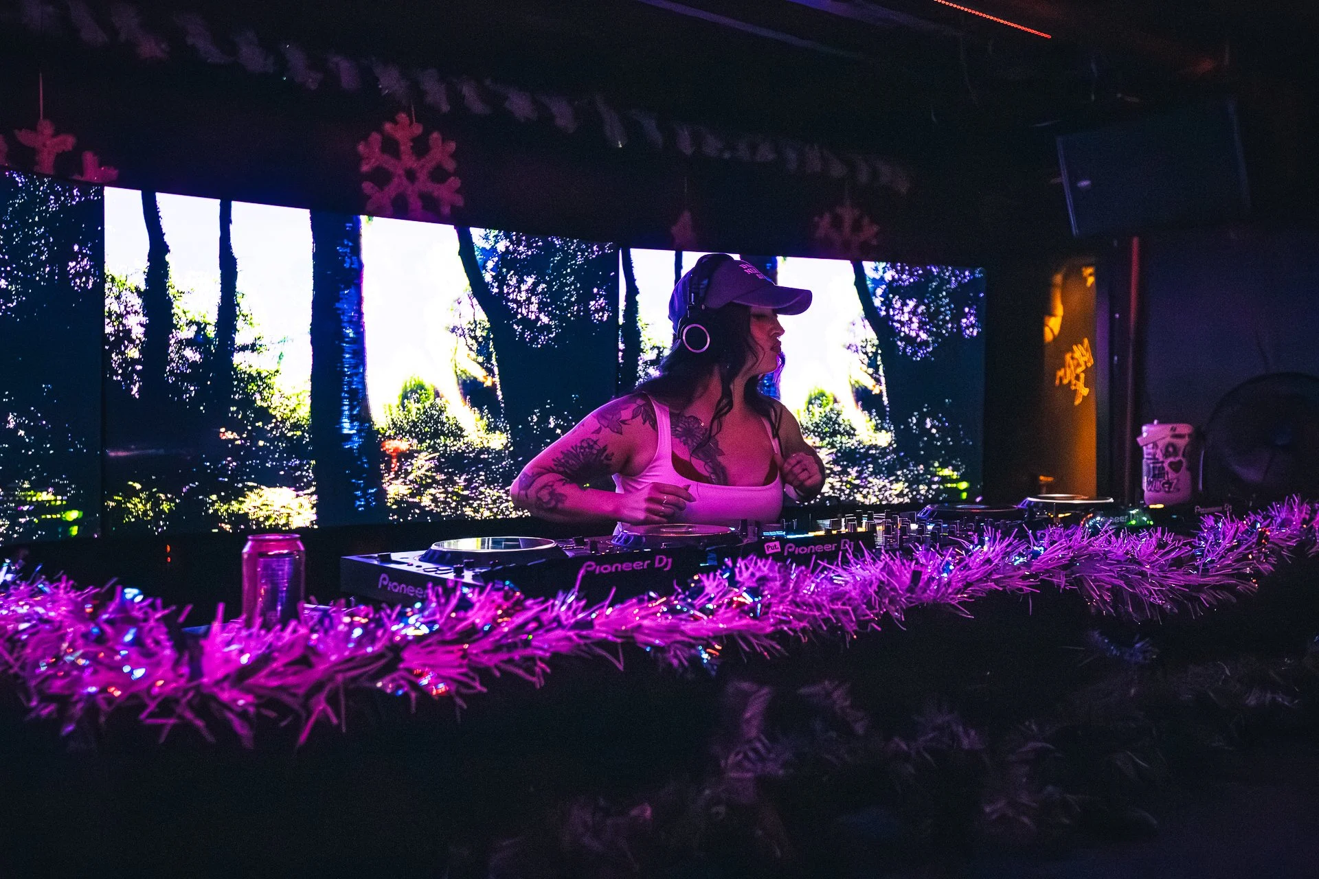 HOT HEAT BEATS-SHATTER THE HALLS 25-ARA.MEDIUM_-7.jpg