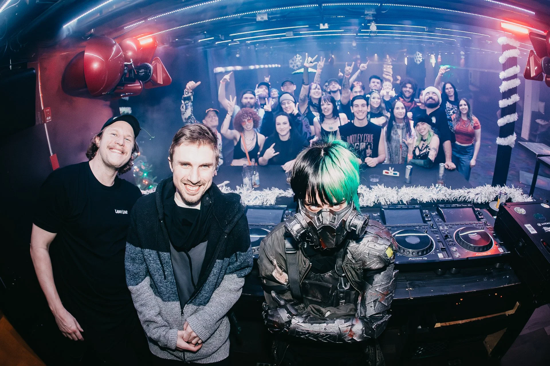 HOT HEAT BEATS-SHATTER THE HALLS 25-ARA.MEDIUM_-105.jpg