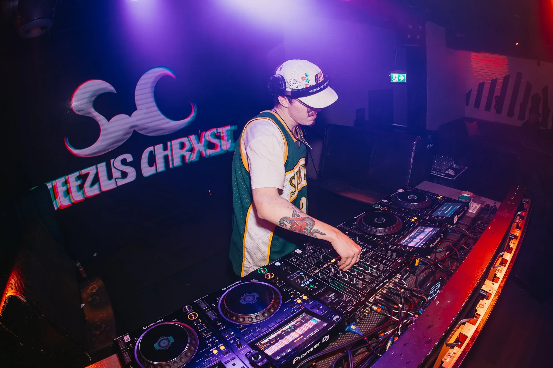 STEEZUS CHRXST-GETTER-ARA.MEDIUM_-7.jpg