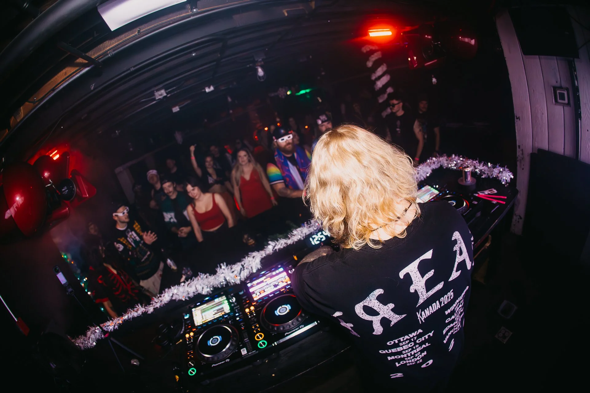 HOT HEAT BEATS-SHATTER THE HALLS 25-ARA.MEDIUM_-74.jpg