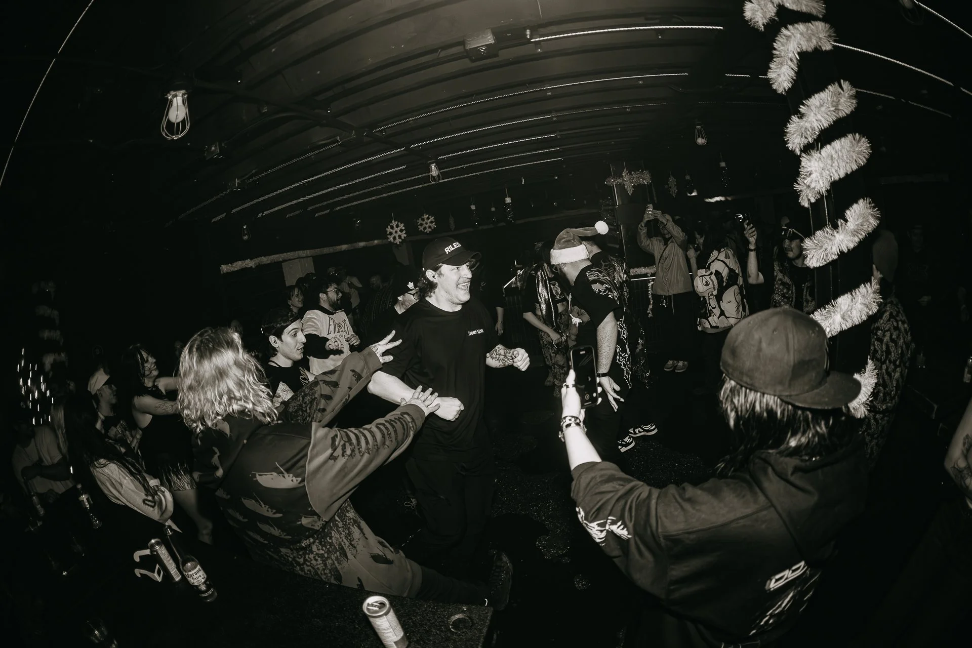 HOT HEAT BEATS-SHATTER THE HALLS 25-ARA.MEDIUM_-80.jpg