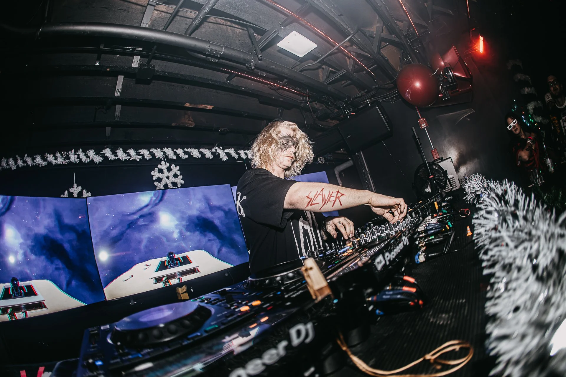 HOT HEAT BEATS-SHATTER THE HALLS 25-ARA.MEDIUM_-71.jpg