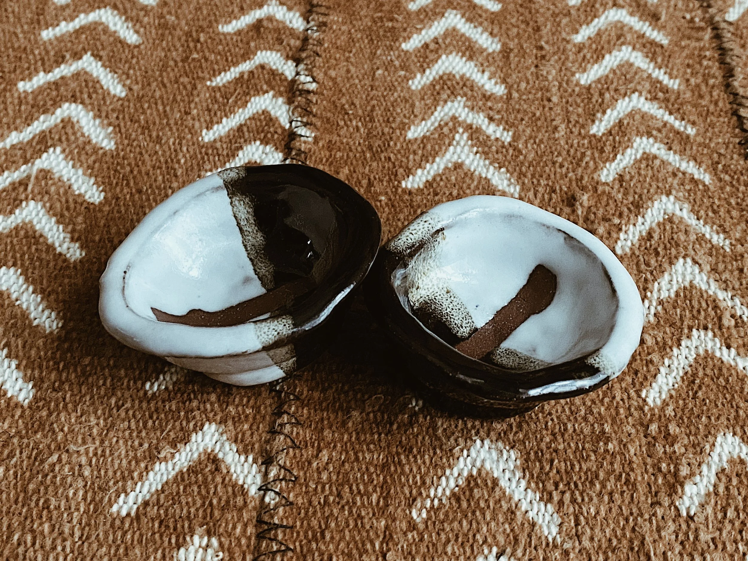 Ketchup | Day & Night Striped Dishes