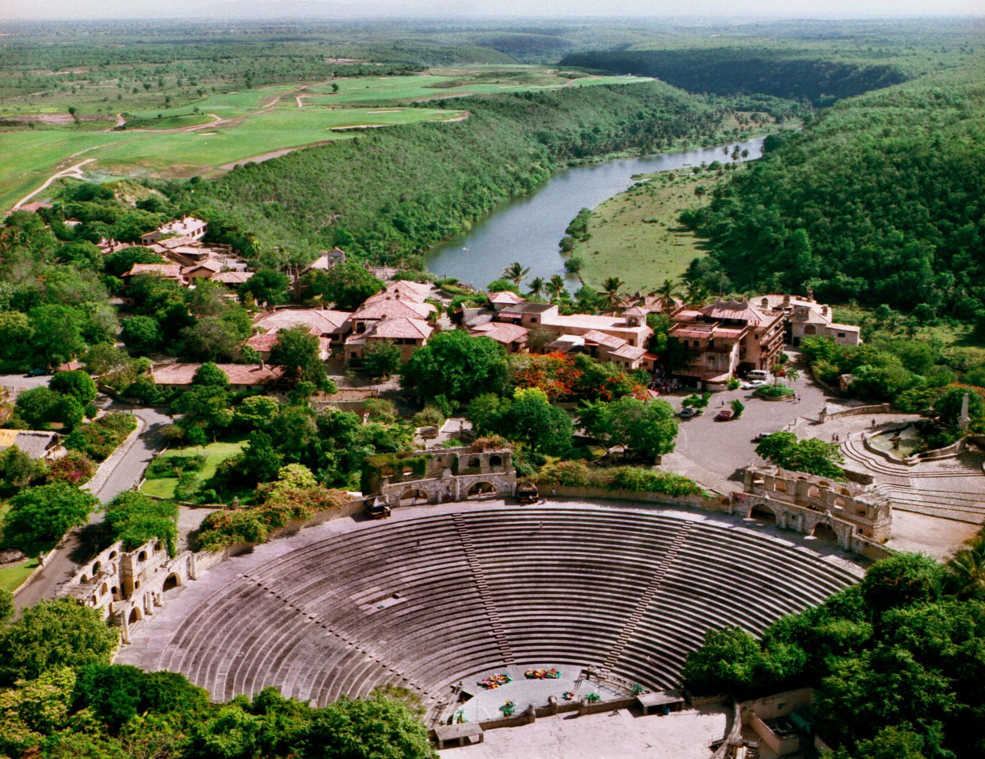 altos-de-chavon-amphitheater.jpg