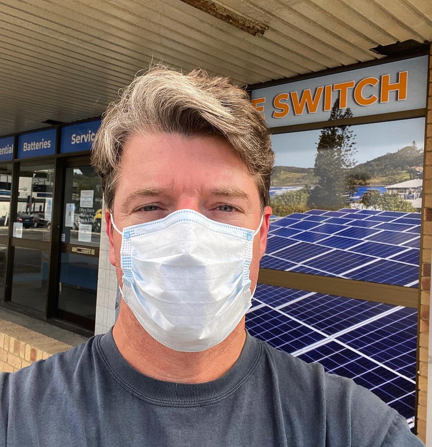 PLEASE WEAR a MASK &amp; 
SIGN IN!!! 
😷✅😷✅😷✅😷✅😷✅😷
 
There are lots of locals doing it tough at the moment because some goose travelled up from Sydney knowing that he and his two kids had COVID. 🤬🦠

As a result we are now in a lockdown 🤯
Also