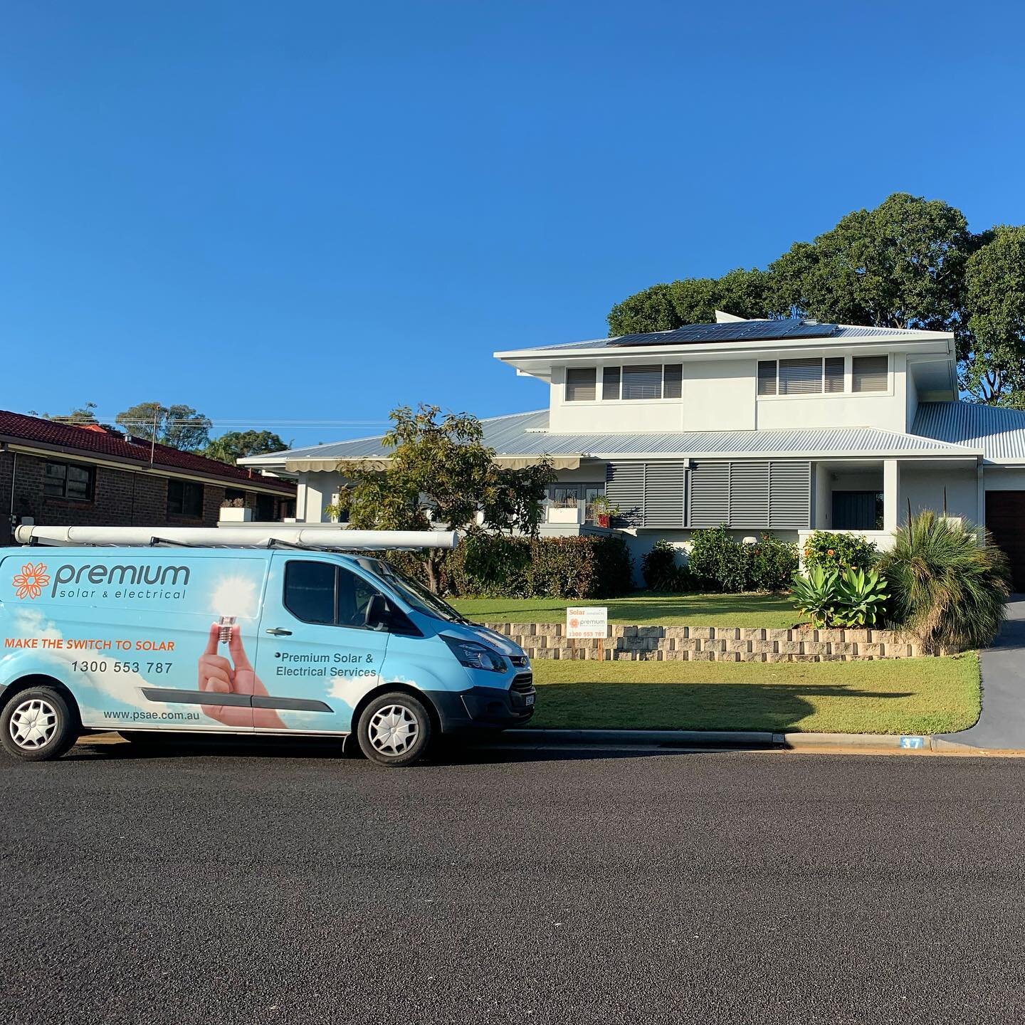 Ballina Shire Locals! 

Go and Check This Little Beauty Out in #eylesdrive #eastballina 

#lookinggood 

#renewableenergy #solarpower #localbusiness #ballinashire #local #premiumsolarandelectrical