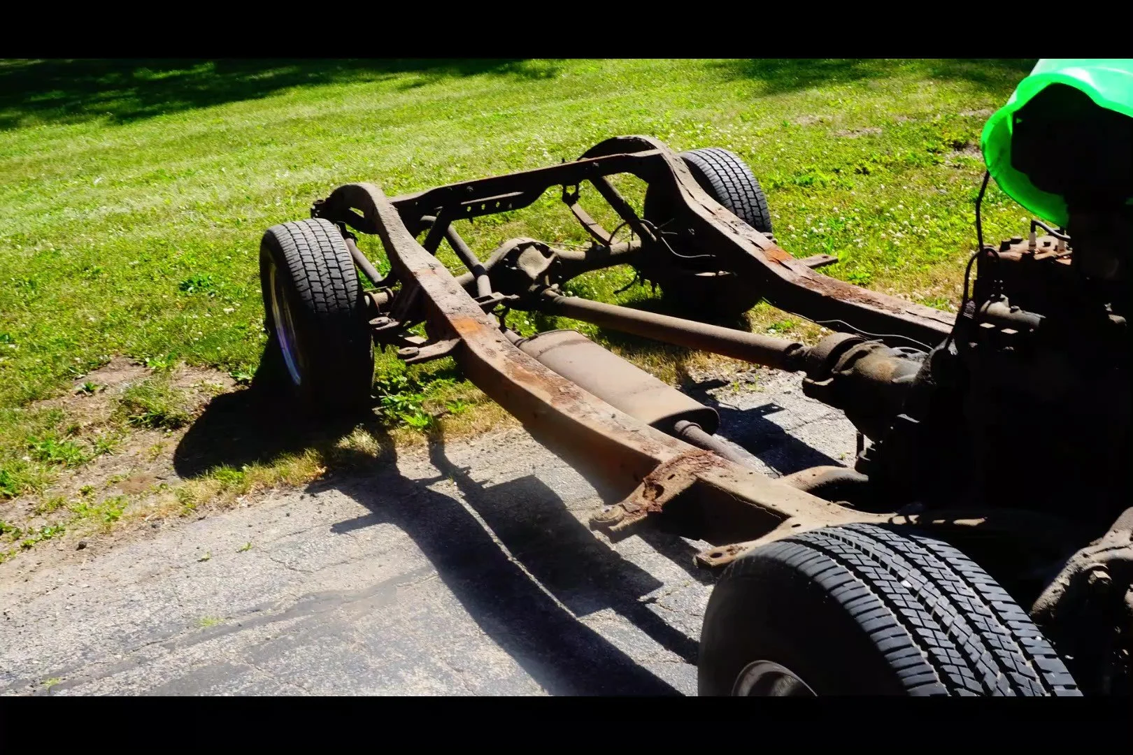 Suburban frame removal - frame at 0m34s.jpg