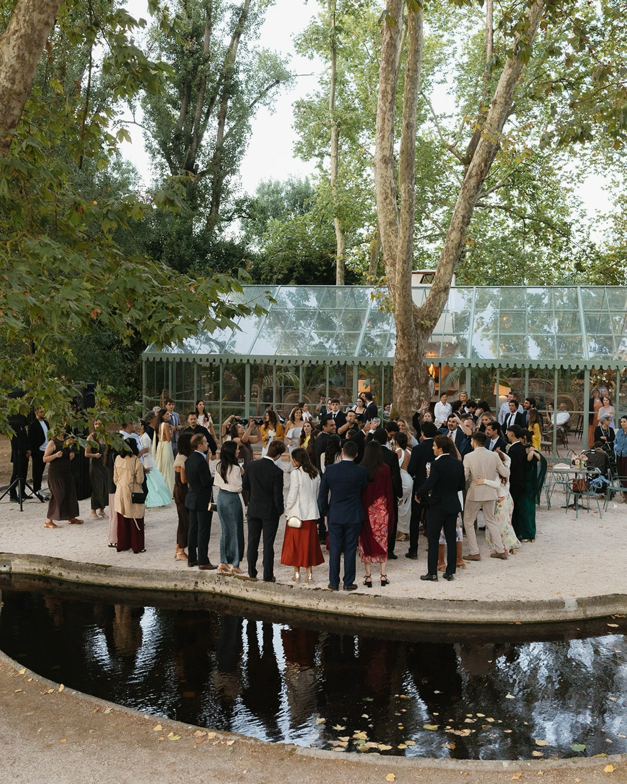 Adri &amp; Vlad 🥂

Video @miguelduartefilms 
Venue @gaiodecima 
@face2face.pt 
Florals @maryandblooms 
Make up artist @team.anasantos 

#lisbonweddingphotographer #gaiodecima #lisbonphotographer #portugalwedding #lisbonwedding