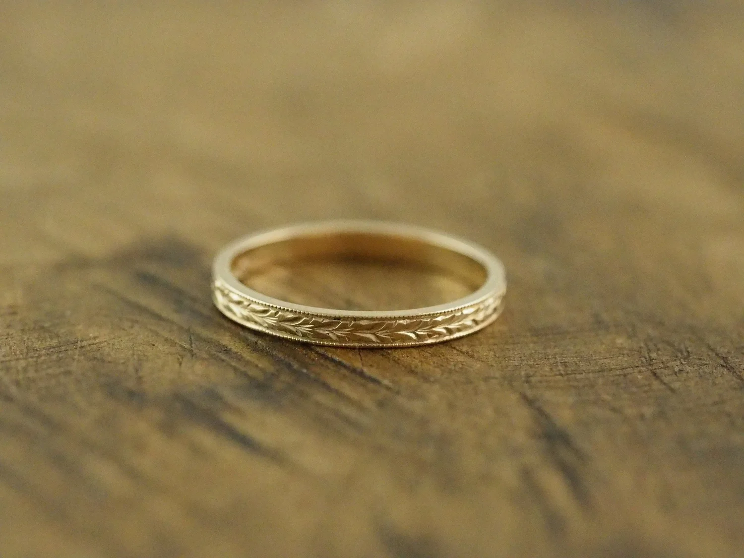 Etched Running Leaf Pattern Engraved 14k Yellow Gold Wedding Band