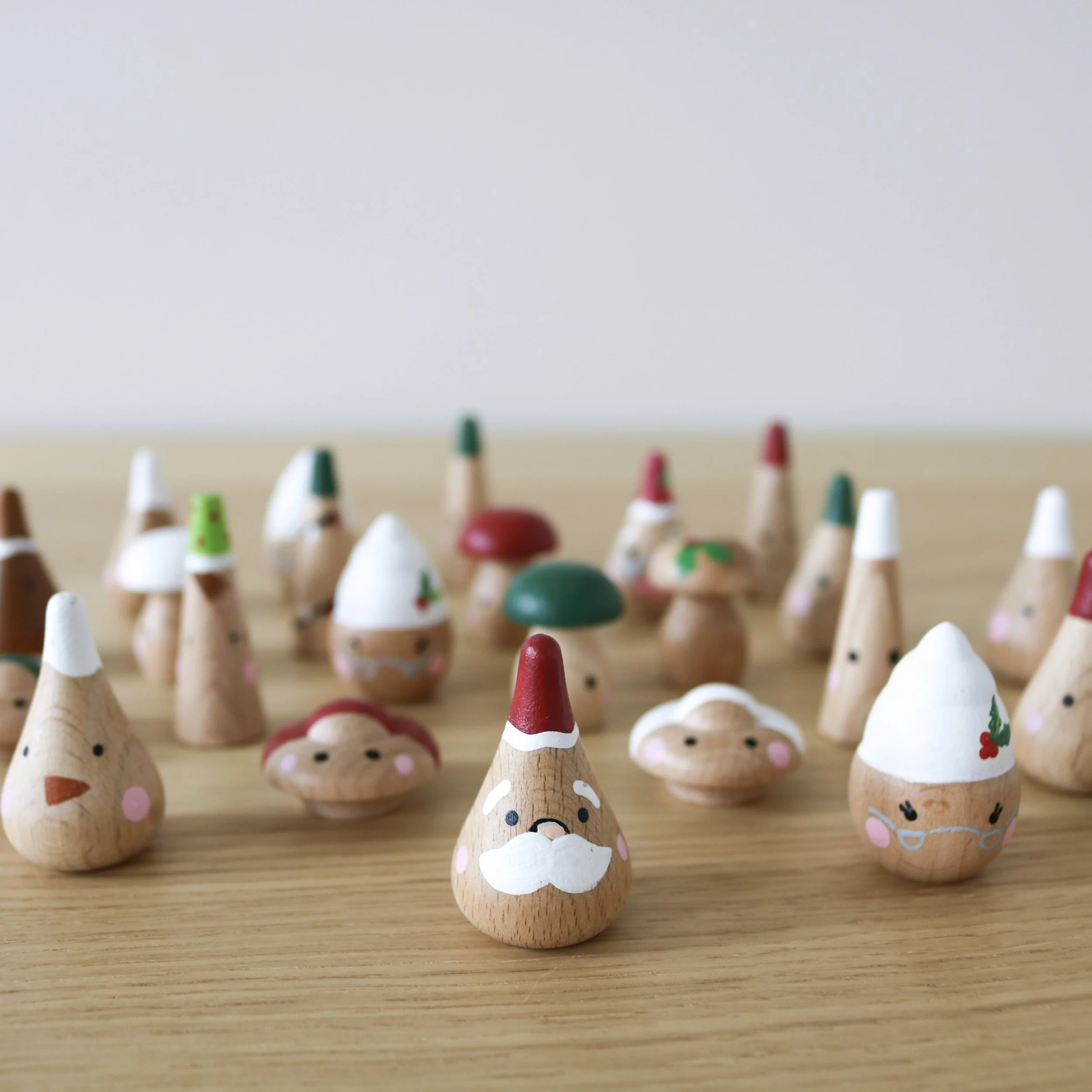 Island Peg Dolls Christmas Loose Parts (23 pcs.)