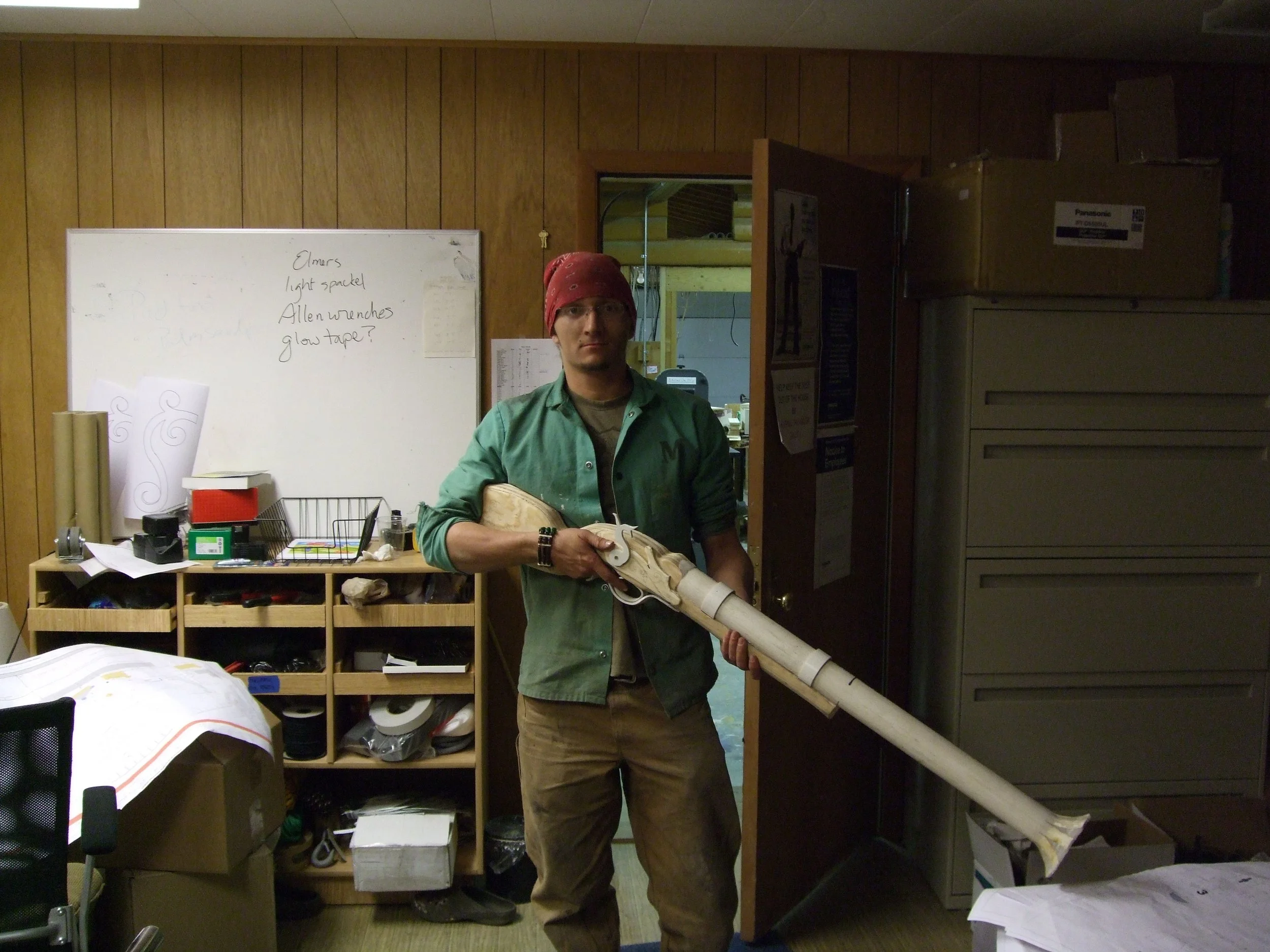 Scale pictures of gun and sky 001.JPG