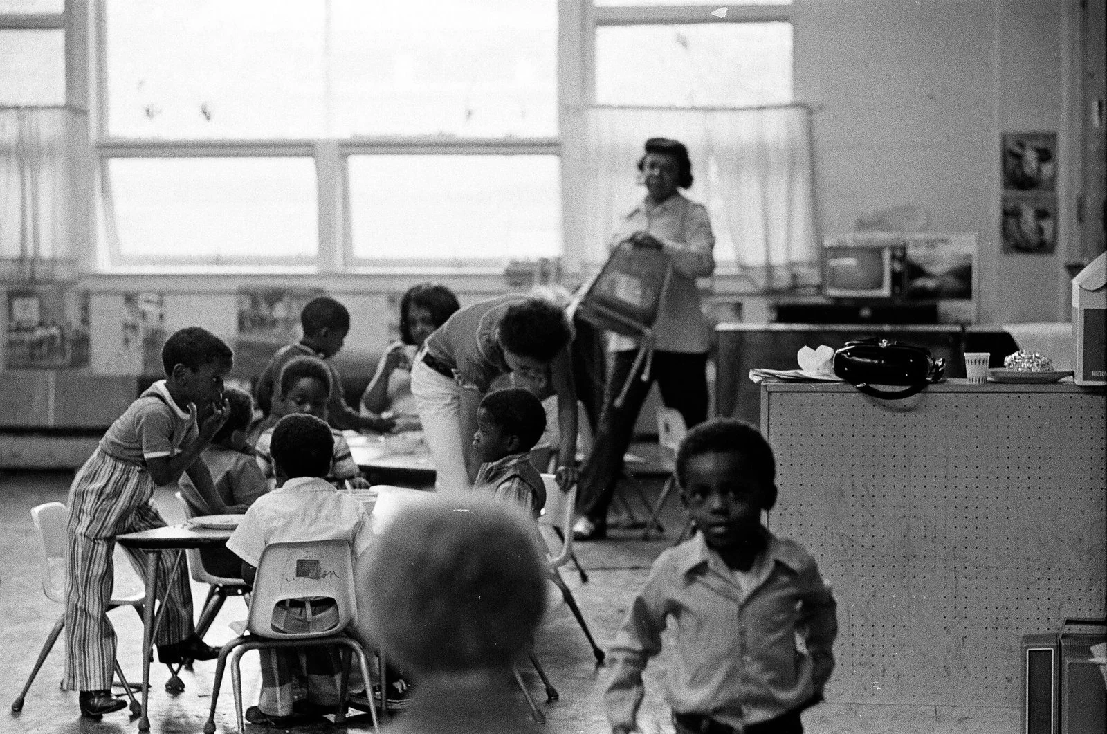 Children inside a classroom on May 24, 1973; the exact Altgeld Gardens building is not specified. ST-14001635-0063, Chicago Sun-Times collection, Chicago History Museum