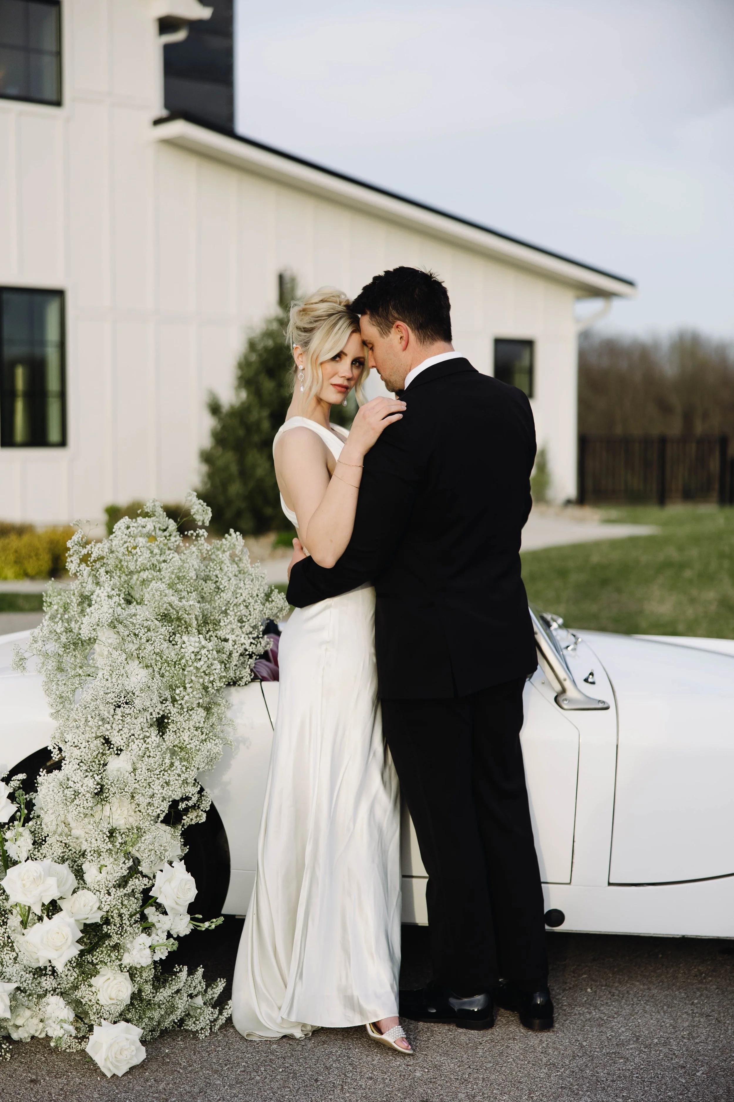 The Golden Palette Beauty delivers high-end bridal makeup and hair services in Kansas City MO. 